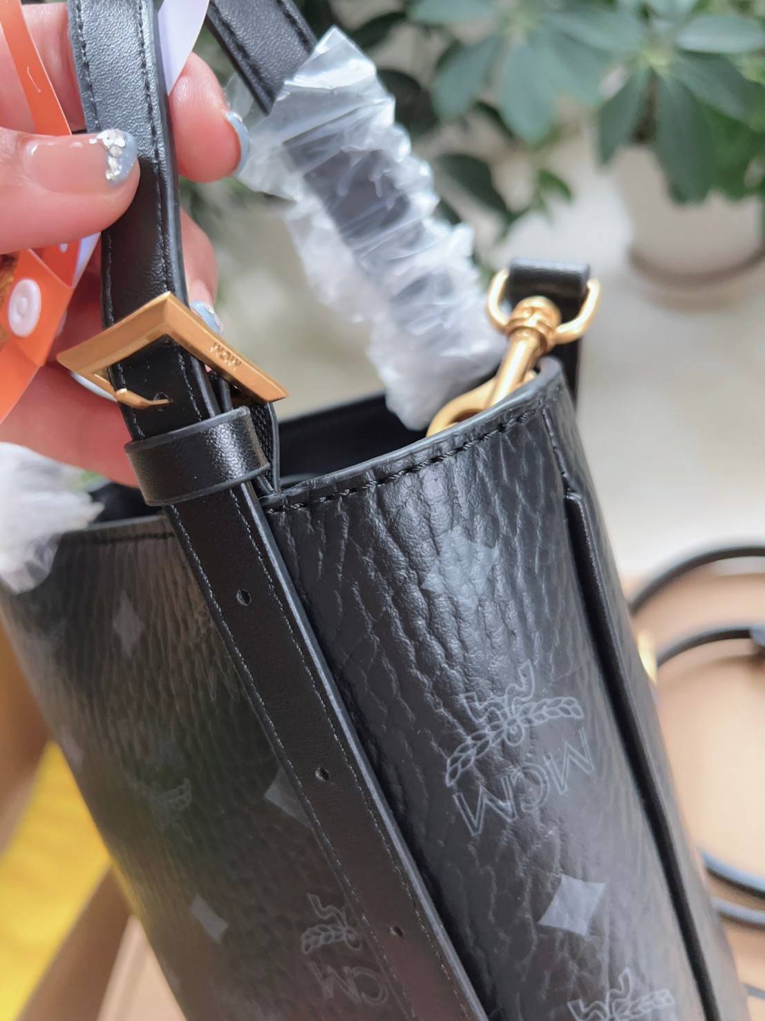 M.C.M AREN BUCKET TOTE IN VISETOS กระเป๋าทรงบัคเก็ต ขนาดกำลังสวย ไอเท็มใหม่ เกรดท็อปออริ 1:1 สลับแท้