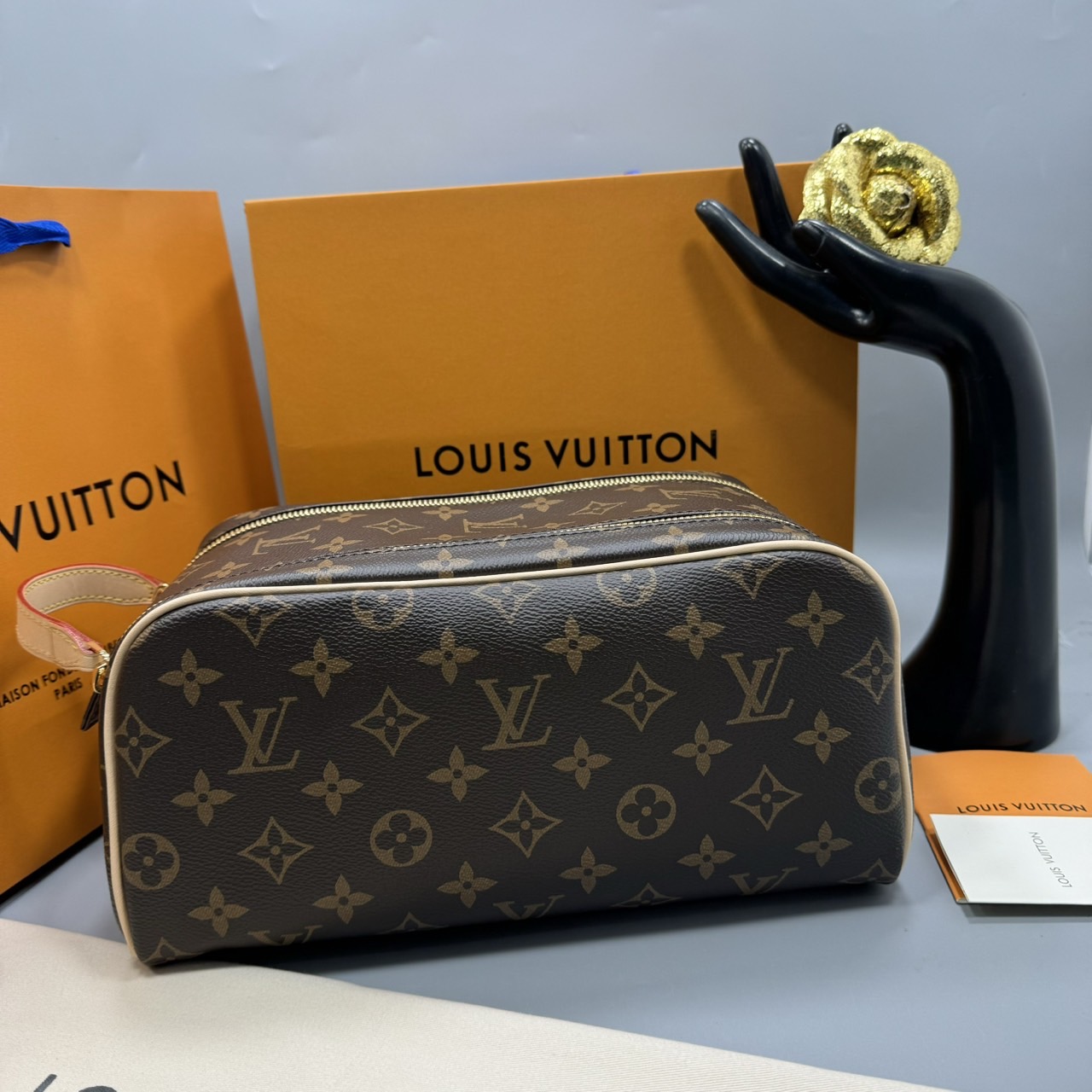 LV Clutch LV Dopp Kit Toilet Pouch Monogram / Damier Graphite Canvas กระเป๋าถือทรงพอชหรือคลัช เกรดออริ ท็อป 1:1 เกรดดีสุด แคนวาสแท้สวย ใช้งานต่างประเทศได้