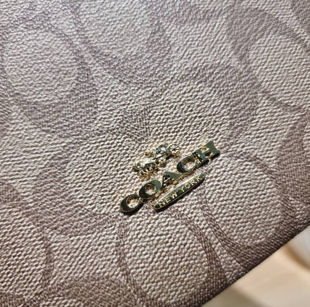 COACH DOUBLE ZIP WALLET IN SIGNATURE CANVAS / C5576 / C5610 / C7313 พร้อมส่ง 8 สี ใหม่ล่าสุด คอล 2023 กระเป๋าคล้องมือใบใหญ่ ดีไซน์ใหม่เล่นระดับ เพิ่มลูกเล่นและดีเทลให้ดูน่าใช้ยิ่งขึ้น