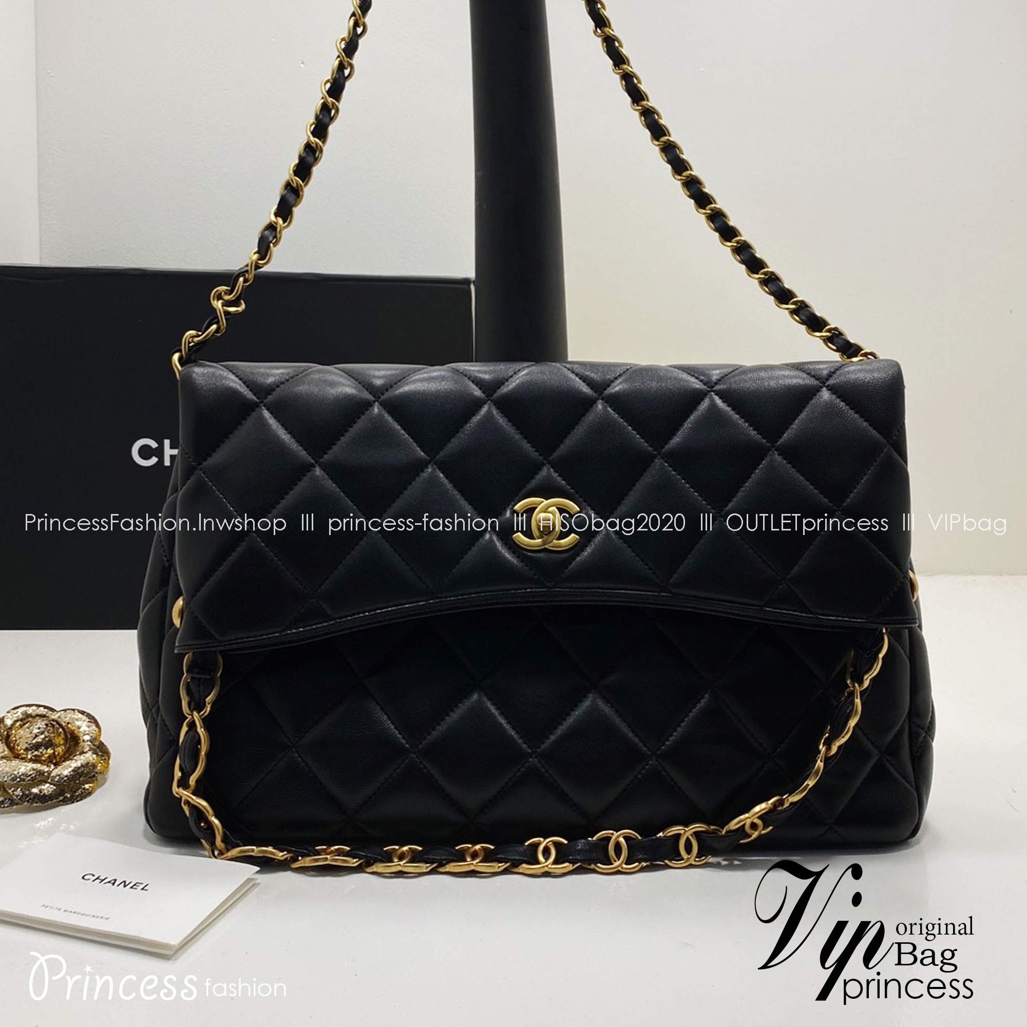 Chanel Tote Bag / Chanel Hobo / Chanel Vintage Big CC Turnlock Black Quilted Large Bag Holo กระเป๋าโท้ทใบใหญ่สไตล์วินเทจ งานหนังเต็มใบลายควิลท์ เป็น every look จุของได้เยอะ เหมาะมากๆ ค่ะ