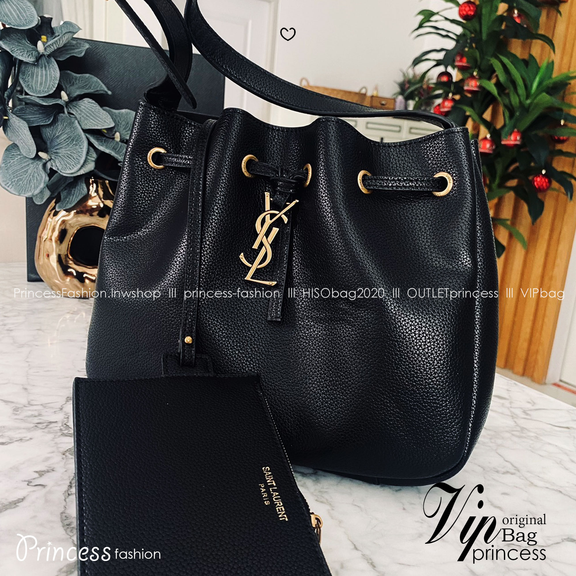 YSL PARIS VII flat hobo bag / YSL Bucket Bag กระเป๋าสะพายทรงโฮโบบัคเก็ต งานหนังเต็มใบ ฟังก์ชั่นสุดเลิศพร้อมเชือกรูด ดีไซน์รูปทรงใช้งานง่าย -- [รับตัวแทนกระเป๋า]