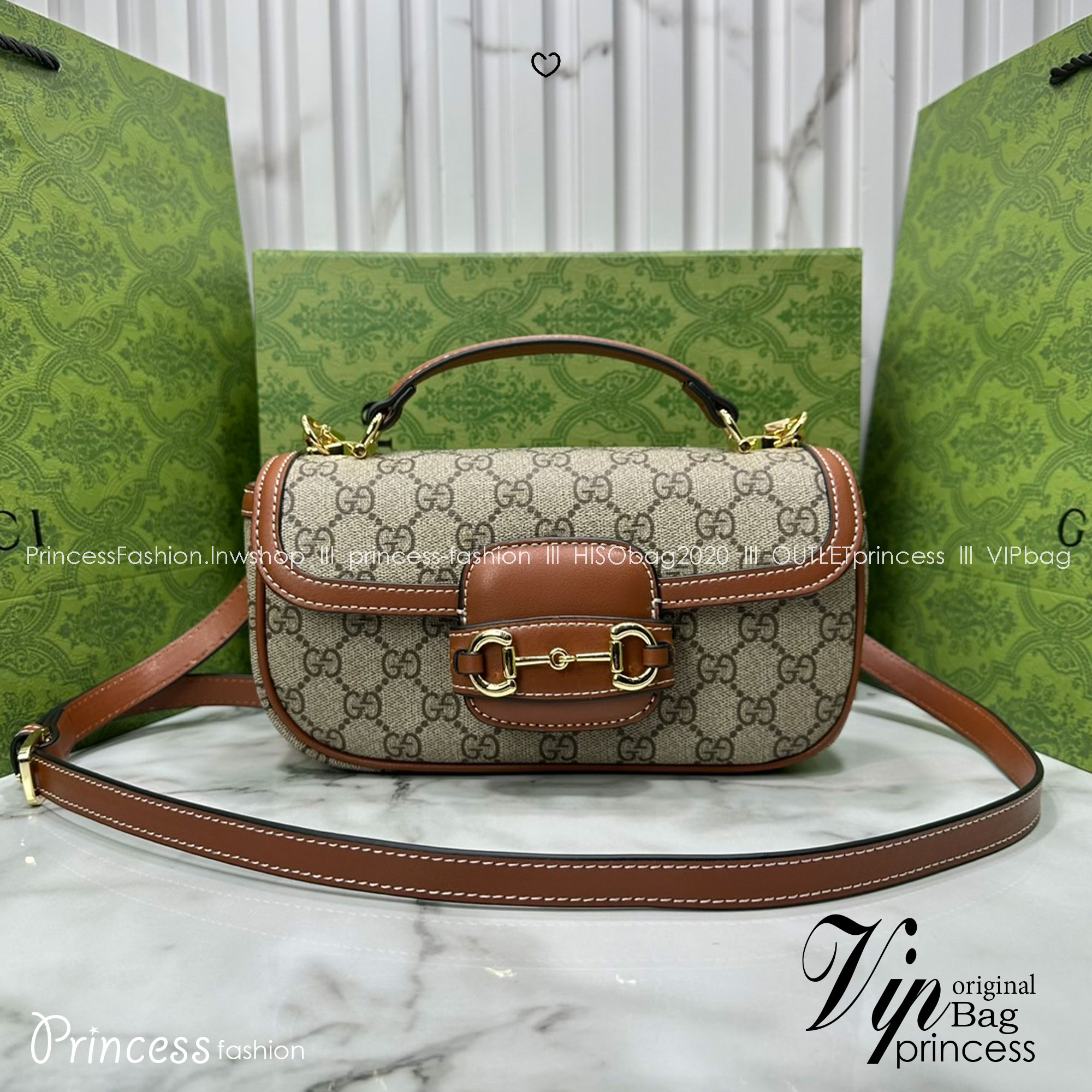 ORI หนังแท้ | Gucci Horsebit 1955 Soft small top handle bag ปรับโฉมใหม่เรียบสวยหรู กระเป๋าสะพายถือ/สะพาย ที่สุดของความคลาสสิค กะทัดรัด สวยอยู่ทรง ใช้งานง่ายและคล่องตัว
