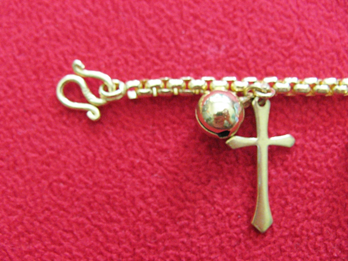 สินค้าจองค่ะ สร้อยข้อมือทองเหลือง+จี้ไม้กางเขนค่ะ