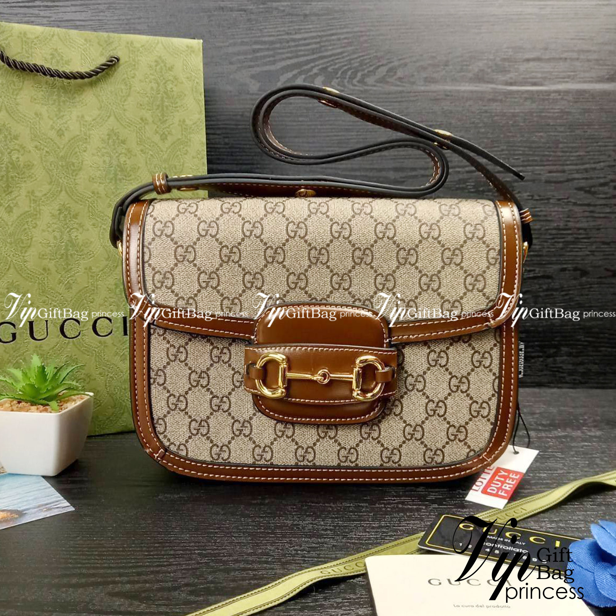 GUCCI HORSEBIT 1995 BAG / GG Supreme Shoulder 10" รุ่นฮิต คลาสสิค หรูหรา ใช้แล้วดูดีมีเสน่ห์ขึ้นทันที สายยาวคล้องบ่าได้ ปรับยาวคลอสบอดี้ได้ หนังแคนวาส สล้บหนังแท้