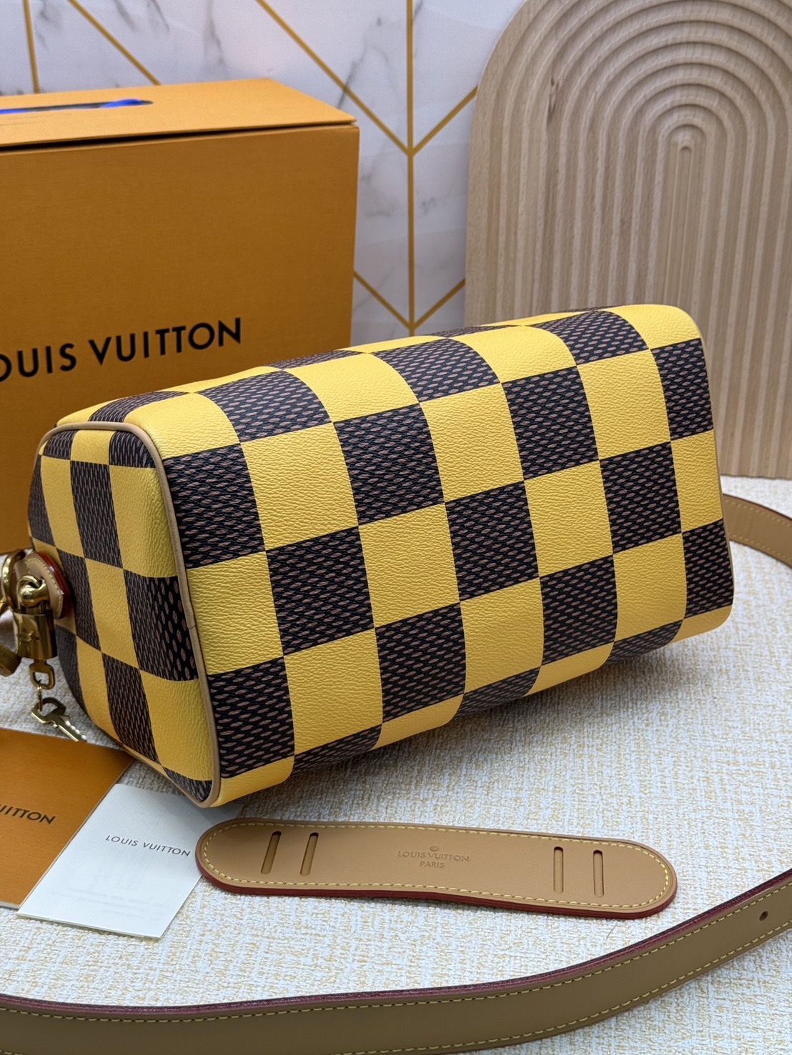 TOP ORI สลับแท้ 1:1 ผ่านทุก ตม LV Speedy 25 Bandoulière Damier Pop กระเป๋าสะพายสปีดี้สีใหม่ Jaune Mat ราพุ่งไปแล้ว หลังจากตะลิชถือ