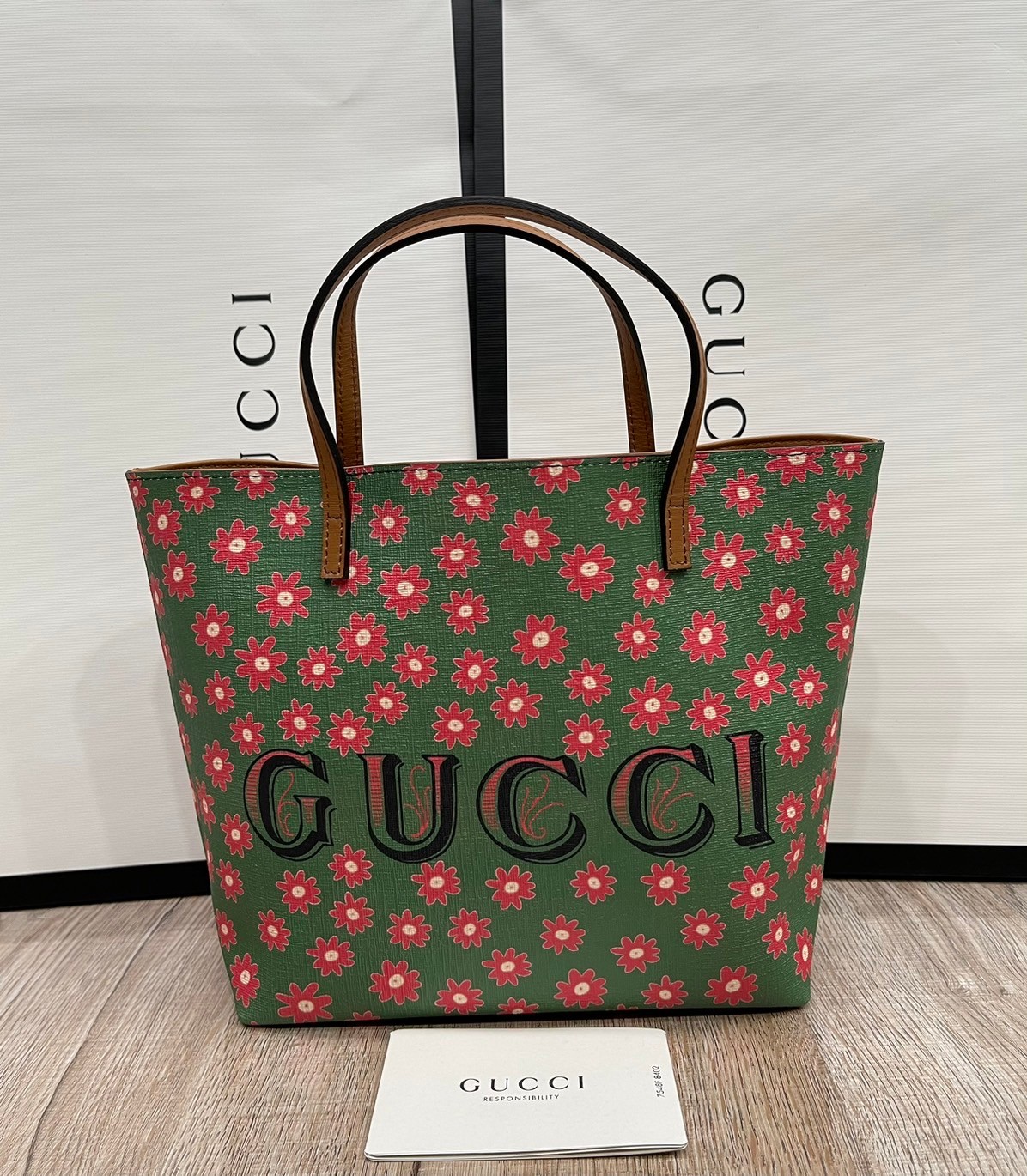 GUCCI Children's tote bag / Gucci kid tote / Gucci bag พร้อมส่งสต๊อกแน่น กับกระเป๋าโท้ทคิดท์ ไซส์น่ารักน่าใช้ ฮอตไม่หยุด เด็ดทุกดีไซน์ มีลายเข้าใหม่มากกว่าในรูปนะคะ **สินค้าเกรดออริจินอล 1:1 สลับแท้ งานสวยตามรูป ภาพถ่ายจากงานขายจริง ใช้งานต่างประเทศไ