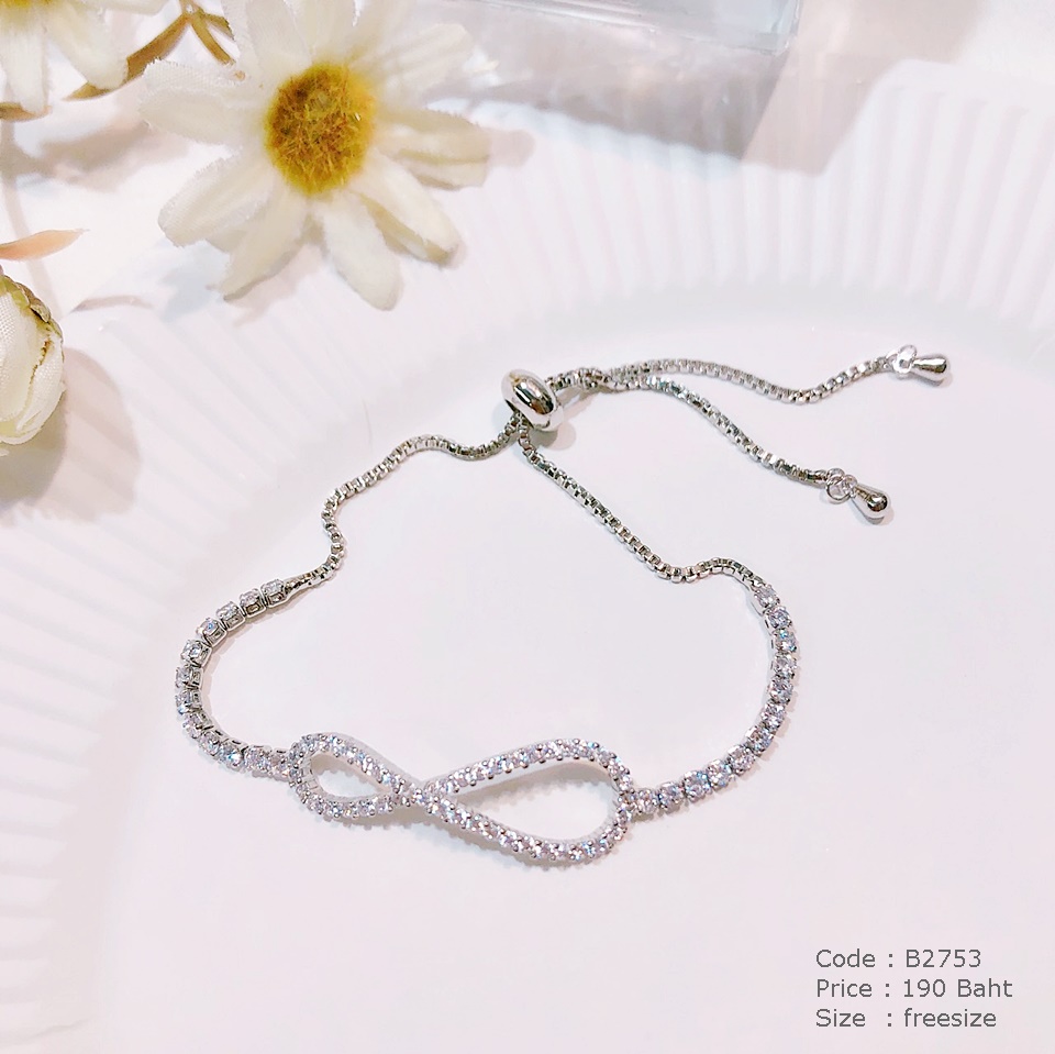 สร้อยข้อมือฝังเพชร จี้ infinity ตัวเรือนสีเงิน