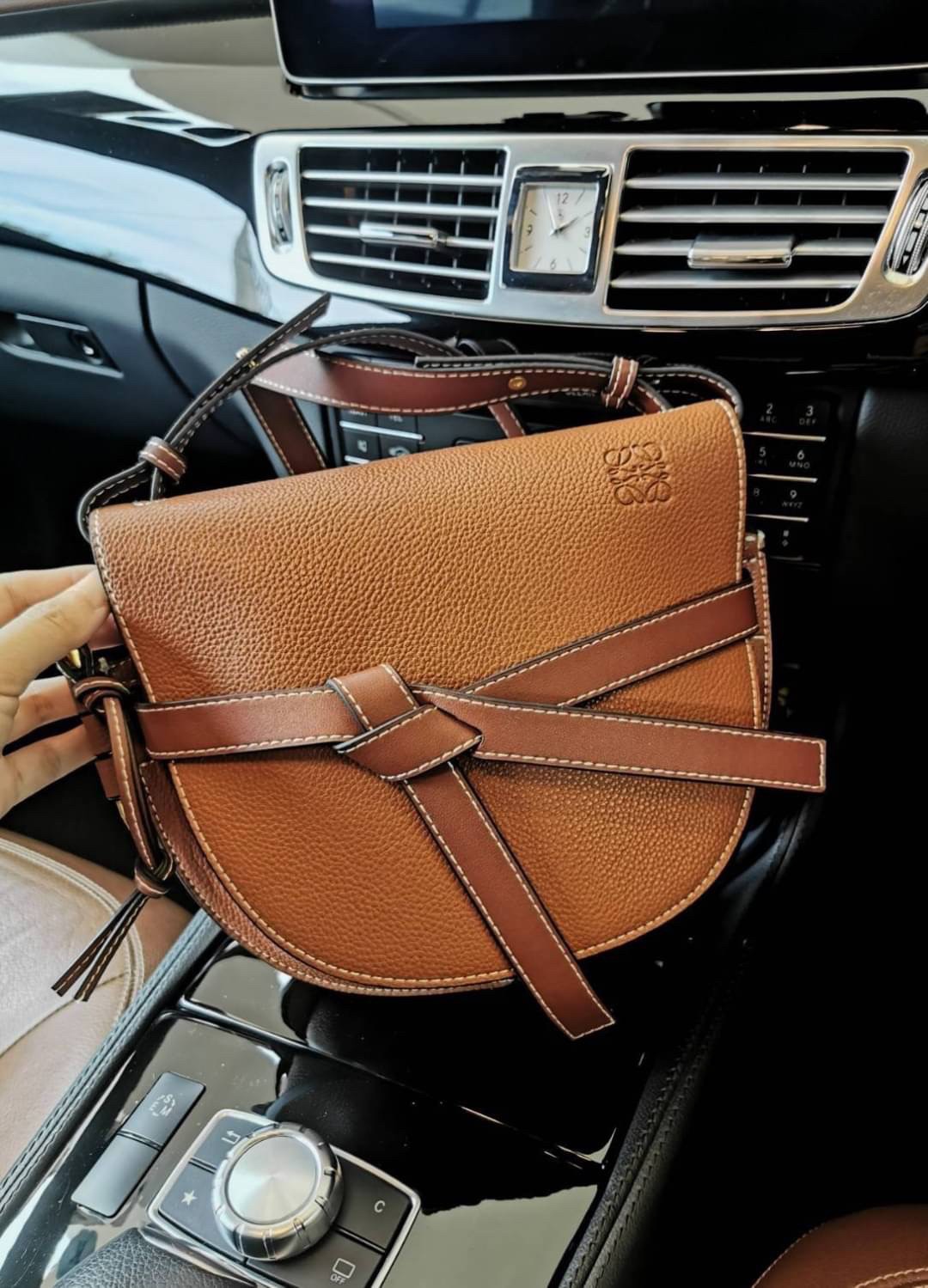 LOEWE gate dual bag / LOEWE CROSSBODY BAG VIP กระเป๋าถือหรือสะพาย Limited ทรงอานม้าสวยอยู่ทรง