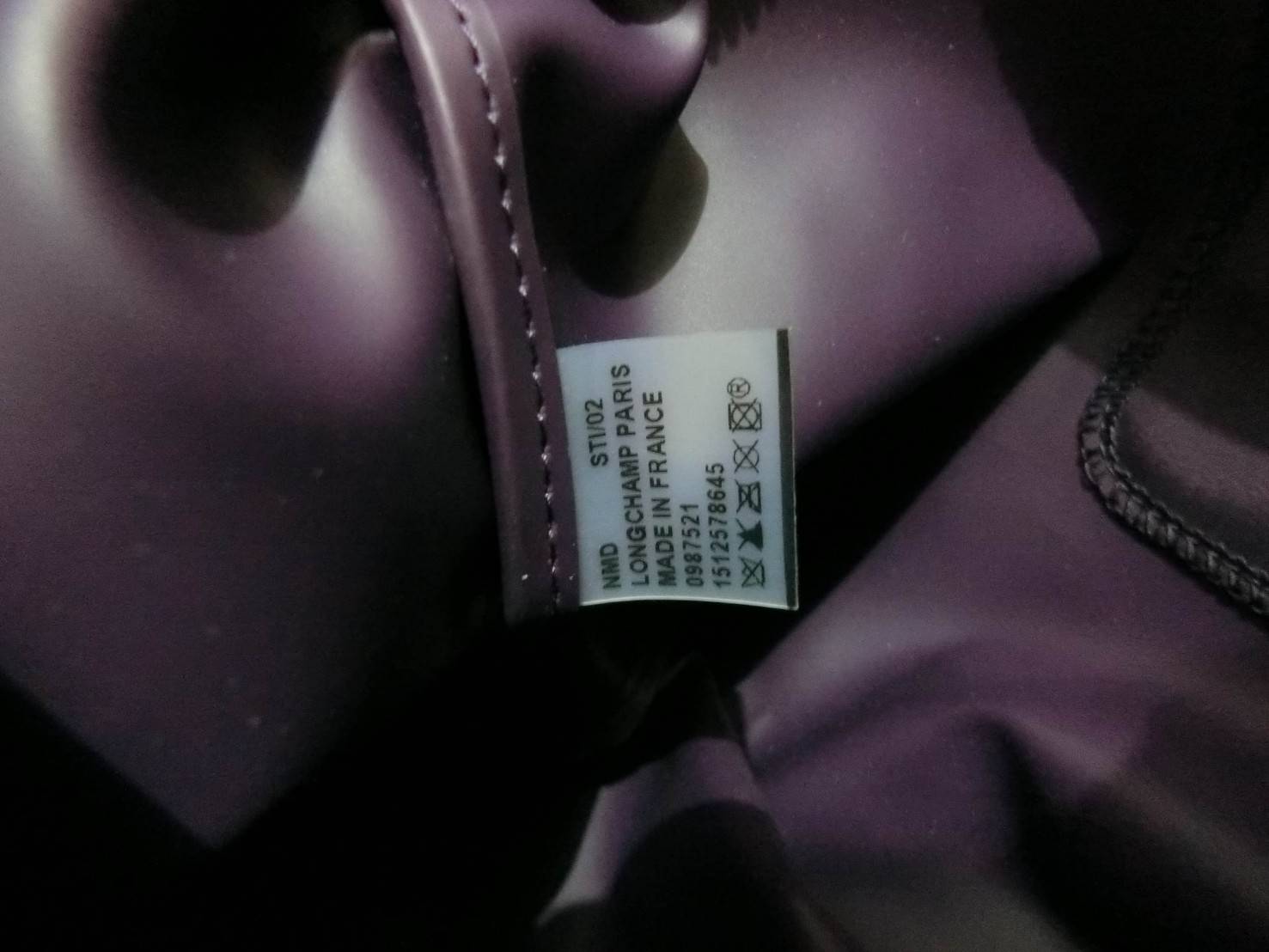 Longchamp Size S สินค้าใหม่ ของแท้!! เป็นล็อตผลิตเกินออเดอร์จากโรงงาน มาพร้อมการ์ด/ถุงผ้าแบรนด์/ถุงกระดาษแบรนด์ Size S: 25 x H. 23 x 16 cm. Color: Milberry 645 (ม่วง)