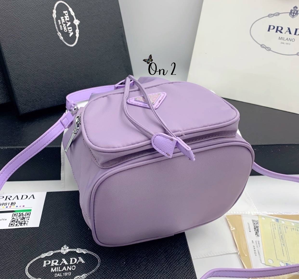 Prada Duet Re-Nylon Bucket shoulder bag / Prada Nylon bucket bag Pastel กระเป๋าสะพายข้าง ไซส์มินิ น้องทรงขนมจีบ น่ารัก น่าใช้ พร้อมสายยาว(ถอดได้) สีพาสเทลน่ารักละมุนมากๆ ค่ะ