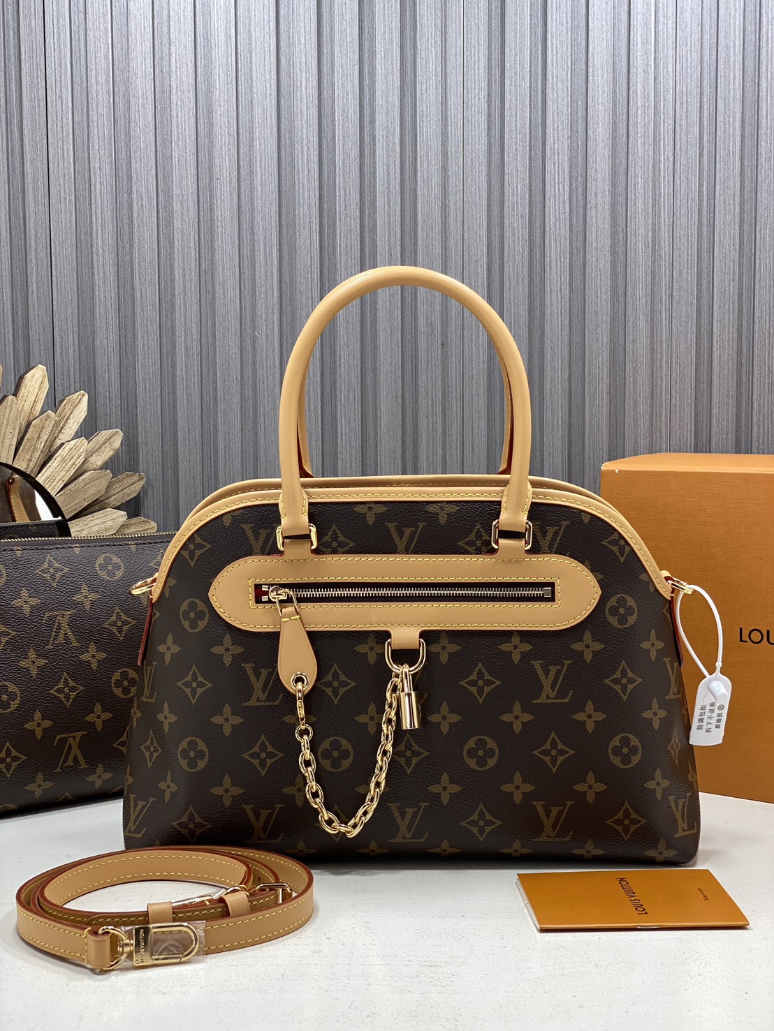 TOP ORI หนังแท้ | LV Ever More PM Monogram canvas กระเป๋าสะพายดีไซน์วินเทจ หูจับในตัว สวยหรู คลาสสิคตลอดกาล