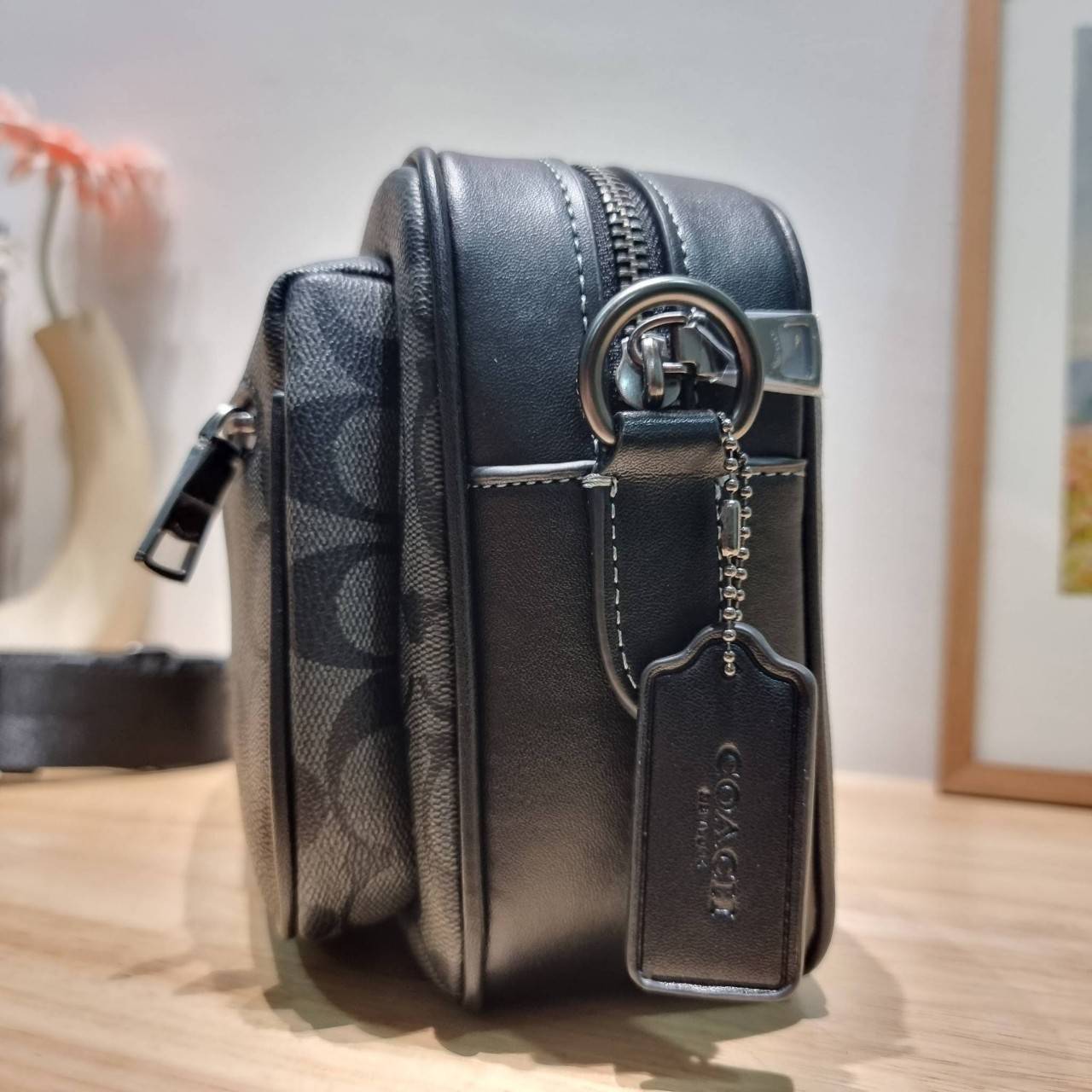 COACH ELIAS CROSSBODY IN SIGNATURE CANVAS BAG CJ509 CJ510 กระเป๋าครอสบอดี้ทรงคลาสสิค ดีไซน์รูปแบบใหม่ ใช้งานง่ายและสะดวก