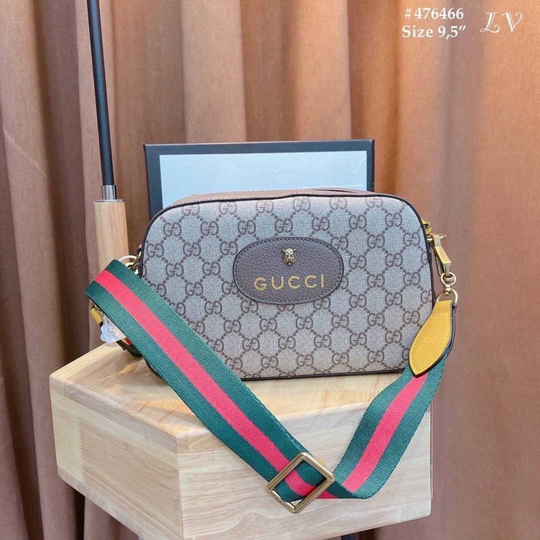 GUCCI Neo Vintage GG Supreme messenger bag กระเป๋าสะพายรุ่น unisex ใช้ได้ทั้งชายหญิง วัสดุแคนวาสอย่างดี จุของได้เยอะ ใช้เป็น every ได้เลย