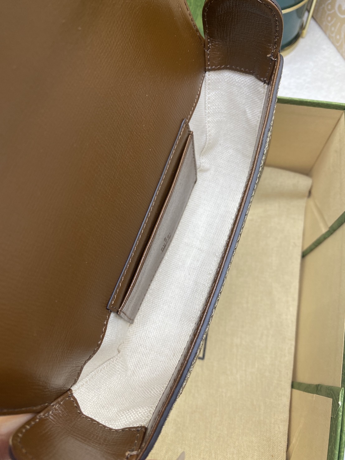 GUCCI GG top handle mini bag with Web in Brown เกรดเทพออริจินอล 1:1 ใช้งานต่างประเทศได้ รุ่นใหม่ล่าสุด ฉลองปีกระต่ายด้วยความสดใส เริ่มต้นปีกระต่ายและฤดูใบไม้ผลิอย่างสดใส GG