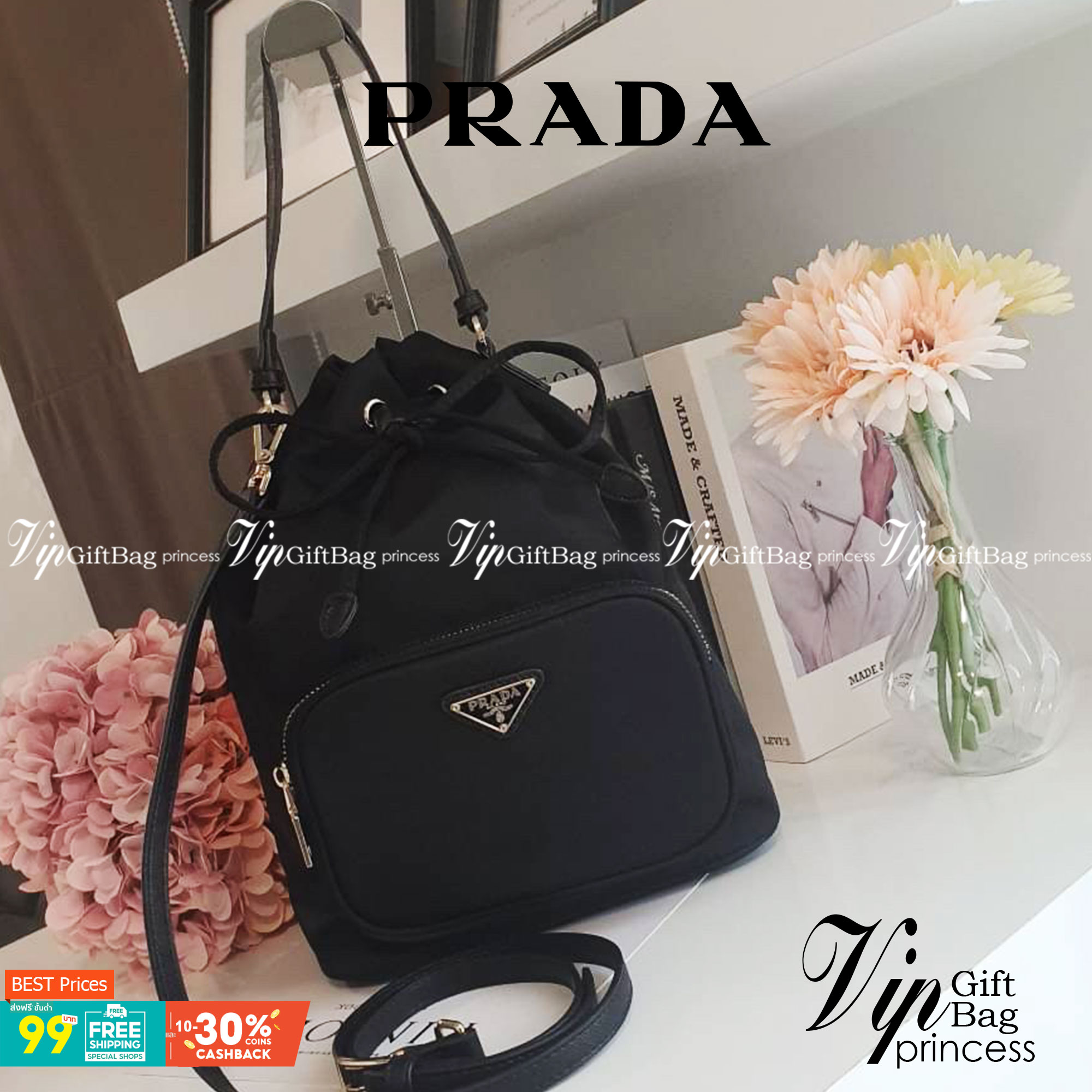 Size NORMAL : Prada Nylon Bucket Bag Black ใครๆก็หลงรัก **ทรงขนมจีบใหญ่ PRADA DRAWSTRING BAG กระเป๋าผ้า NYLON SILK เนื้อหนาซับในอย่างดี จุดเด่นคือ กระเป๋าสามารถ จุของได้เยอะมาก ด้านในมีช่องซิปพร้อมช่องใส่ของอีกหนึ่งช่อง น