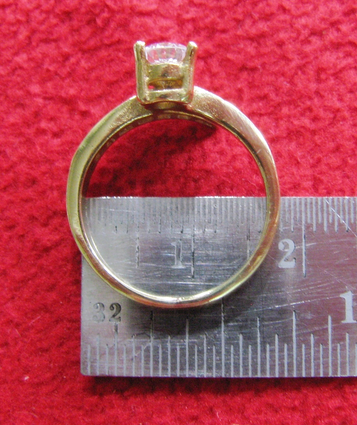 สินค้าหมดค่ะ แหวนเพชรทองเหลือง แบบ8(เพชรกลม1เม็ด ปลายเพชรเล็ก7เม็ด)ค่ะ