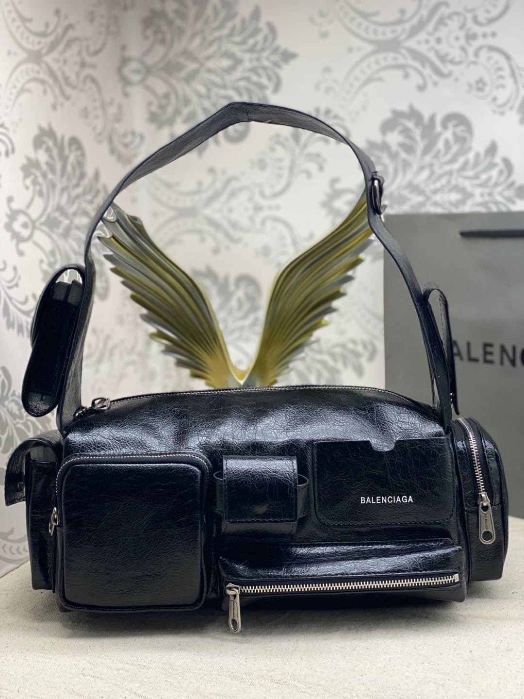 Balenciaga SUPERBUSY SMALL SLING BAG IN BLACK กระเป๋าสะพาย ใช้ได้ทั้งชายหญิง เกรดออริ 1:1 สลับแท้ ใช้งานต่างประเทศได้