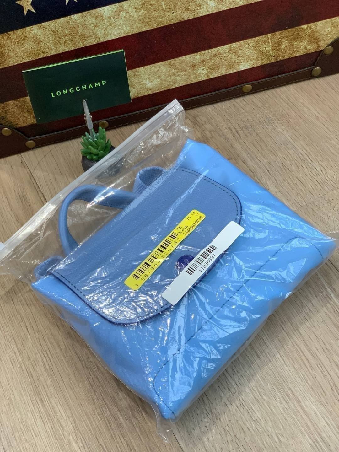 Longchamp LE PLIAGE Club Backpack PASTEL พลาดไม่ได้กับสีใหม่แบบพาสเทล มองแล้วสบายตา อีกหนึ่งในกระเป๋ารุ่นยอดนิยมของLongchamp สำหรับสาวแฟชั่นหัวทันสมัย