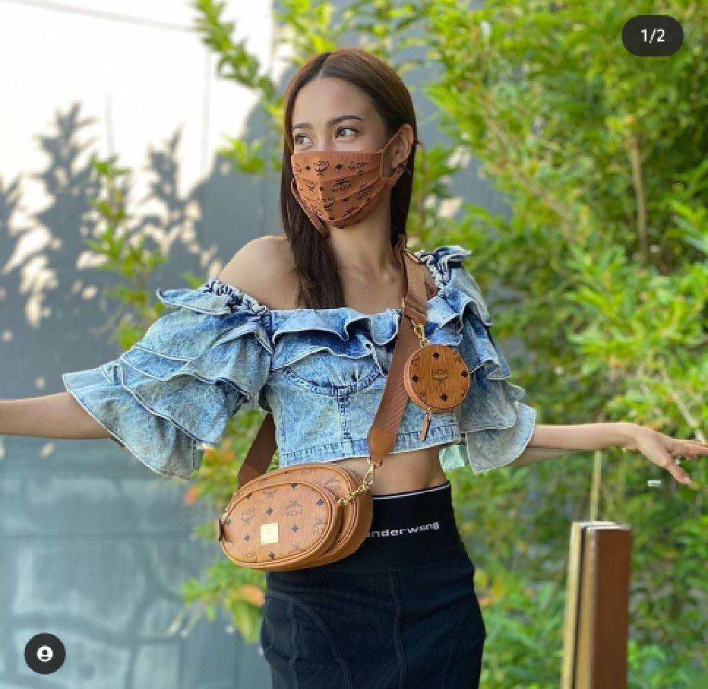 M.C.M ESSENTIAL MULTI POCHETTE BAG IN VISETOS หยุดไม่อยู่จริงๆ!! กระเป๋าสะพายมัลติฟังก์ชั่น เป็นไอเท็มที่รวมฟังก์ชั่นการใช้งานที่หลากหลายไว้ในรุ่นเดียว ดีไซน์กระเป๋าทรง pouch 3 ชิ้น สุดคุ้ม สามารถประกอบเข้าด้วย หรือแยกชิ้นใช้งานได้หมด