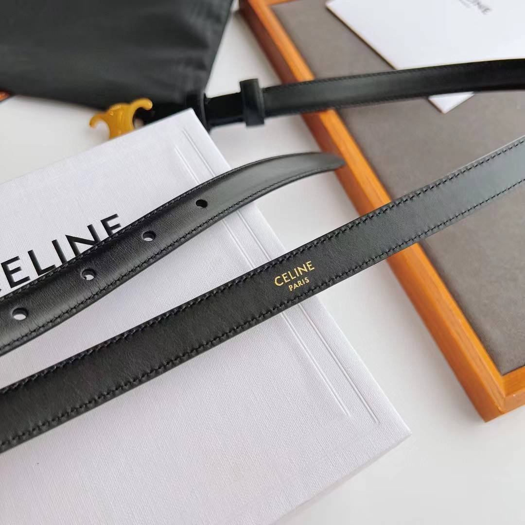 ORI 🥂 หนังแท้ CELINE BELT LOGO 18MM 25MM / Celine Triomphe Belt in Natural Calfskin ออริจินอลเกรด หนังแท้ หัวเข็มขัดโลโก้แบรนด์แบบ 3D Vintage สีทอง ปั้มโลโก้คมชัดคล้ายของจริง สายปรับระดับได้ในดีไซน์เรียบหรูเข้ากับทุกลุ๊คใช้ได้ทั้งชายหญิง สินค้ามาพ