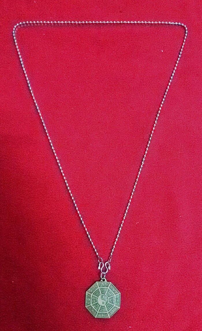 สินค้าจองค่ะ สร้อยคอลายไข่ปลาเหรียญเทพเจ้าไท้ส่วยเอี้ย(เสริมดวงชะตา แก้ชง)หลังยันต์8ทิศ พร้อมใบคาถาค่ะ