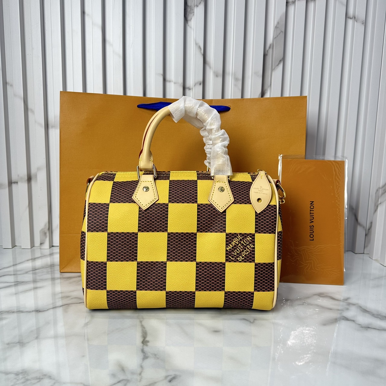 LV Speedy 25 Bandoulière Damier Pop กระเป๋าสะพายสปีดี้สีใหม่ Jaune Mat ราพุ่งไปแล้ว หลังจากตะลิชถือ รีบจับจองนะคะ ล็อทหน้าราคาอับแน่นอนเลยค่า