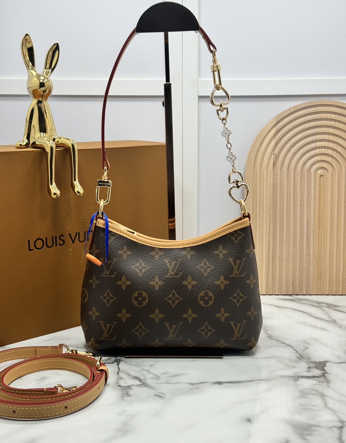 ORI หนังแท้ | LV Mini CarryAll Monogram canvas กระเป๋าสะพายไซ์เล็ก แครี่ออลรุ่นใหม่ มาพร้อมห่วงโซ่หัวใจห้อยสุดคิ้ว และสายสะพายแยกถอดได้ สวยหรูคลาสสิก