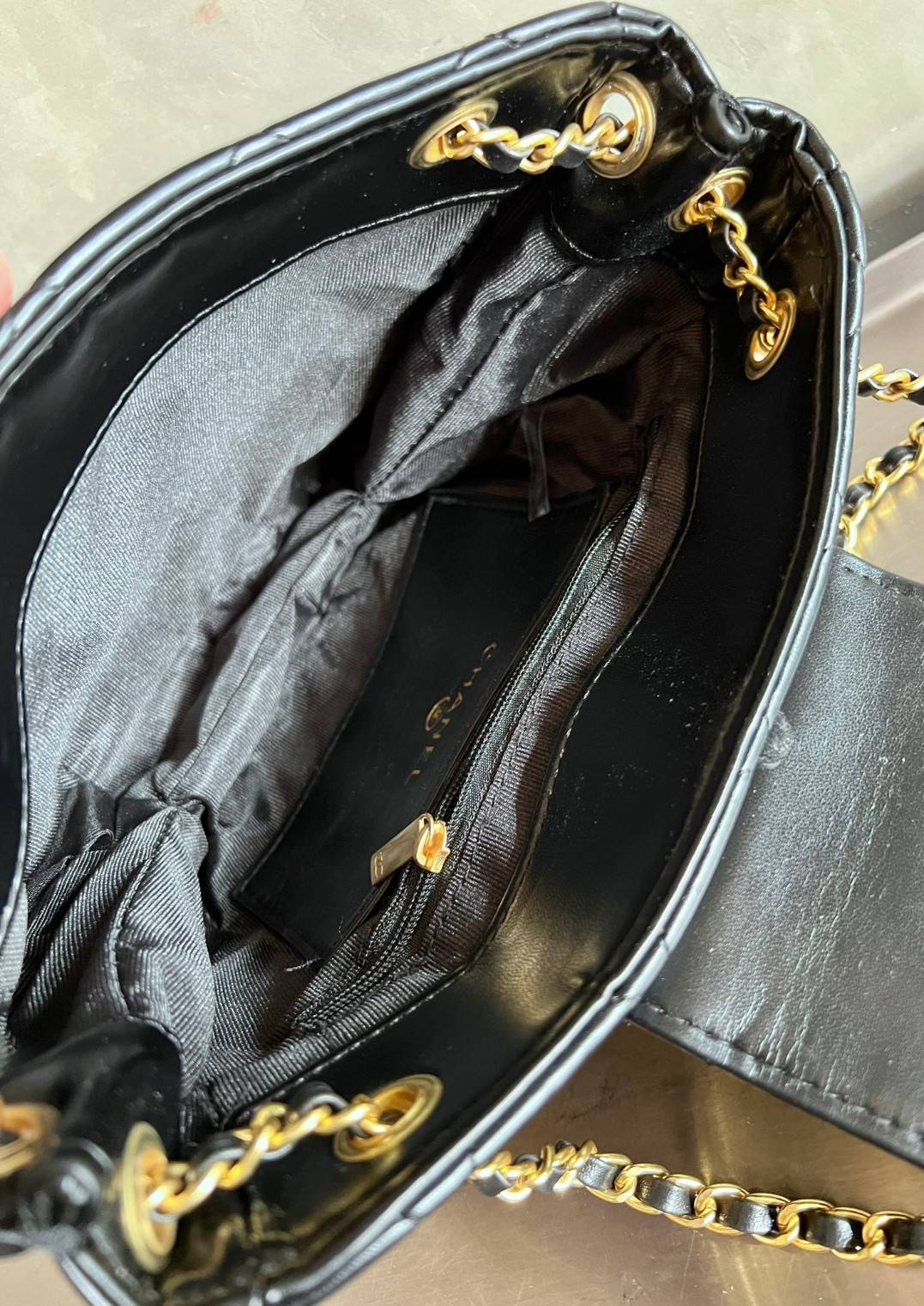 Chanel 24C bag / CHANEL WITH CHAIN / CHANEL Casual Style กระเป๋าสะพายหนังนิ่มลื่นเงาสวย Plain Leather Party Style Office Style