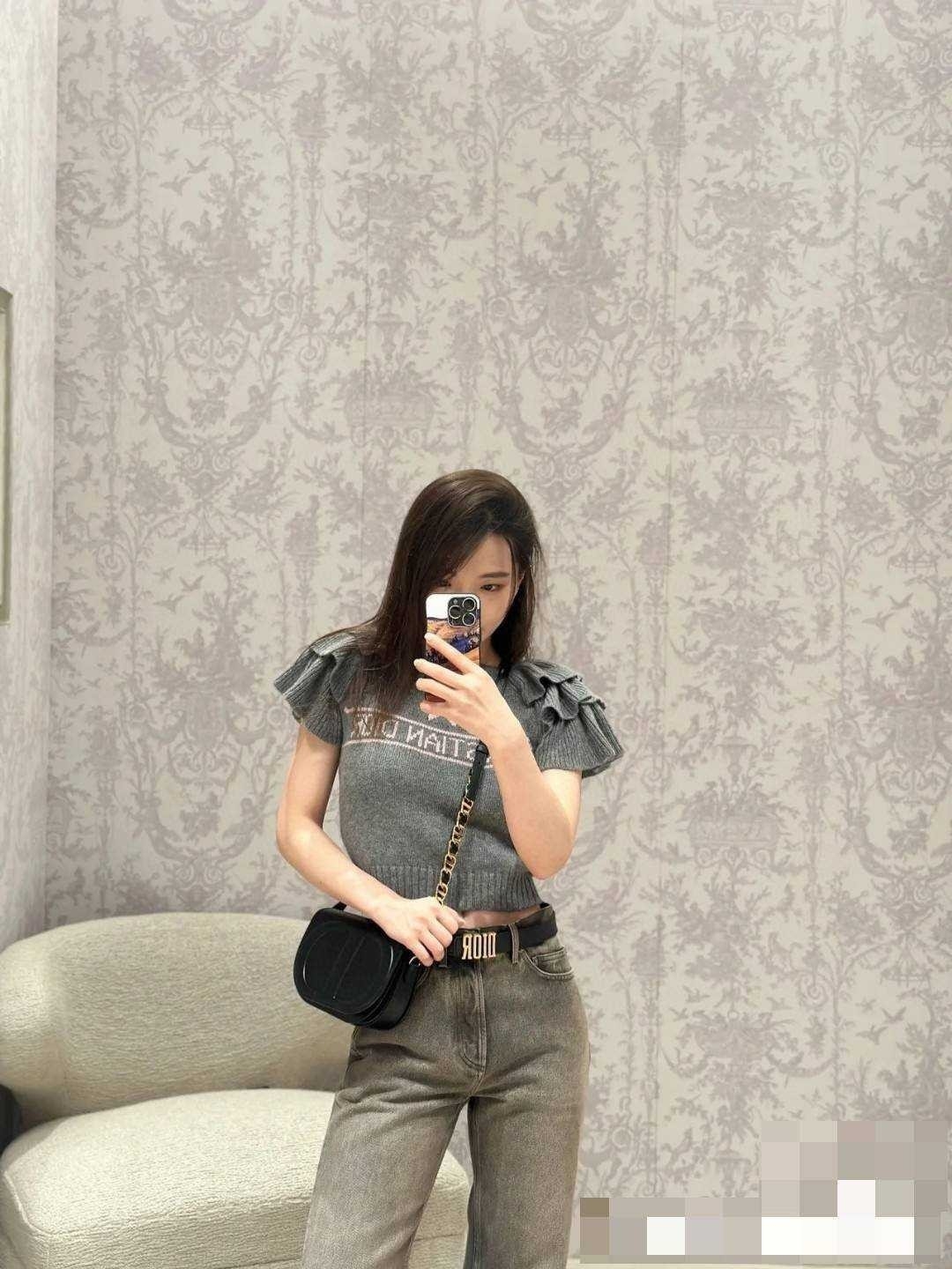 CD SIGNATURE BAG WITH STRAP กระเป๋าสะพายซิกเนเจอร์ ไอเท็มมาแรง ที่สวยแซ่บไม่มีไม่ได้เลย เกรดออริ 1:1 ใช้งานต่างประเทศได้