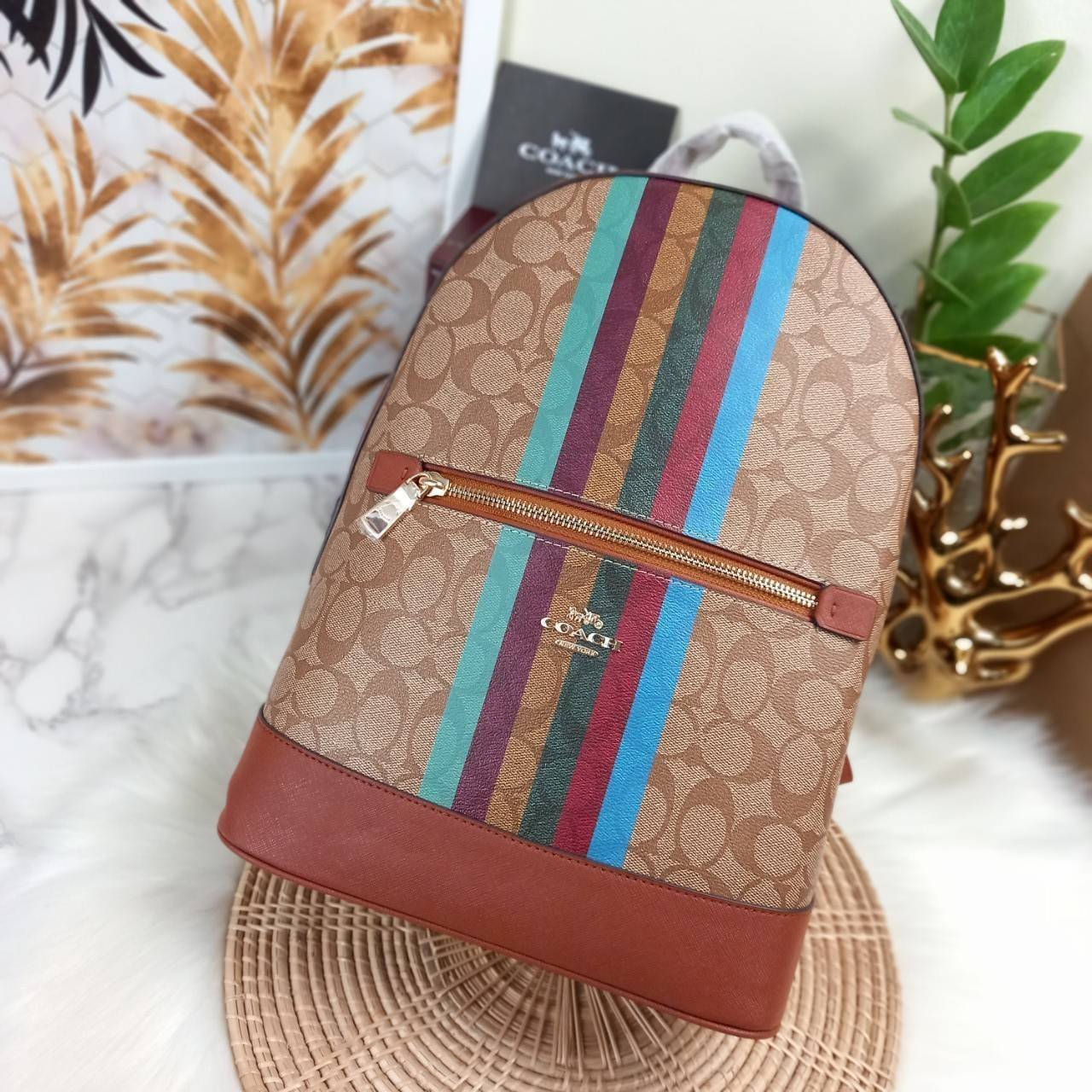 COACH KENLEY BACKPACK IN SIGNATURE CANVAS WITH STRIPE (COACH C5795)🌈🍁กระเป๋าเป้ กระเป๋าสะพายรุ่น Unisex ที่ใช้ได้ทั้งชายและหญิง รูปทรงสวย ขนาดกำลังดี// วัสดุแคนวาสคุณภาพ ผสมหนังแท้ ลาย SIGNATURE//เปิด-ปิด ด้วยซิบ ด้านในโล่งกว้าง จุของได้เย