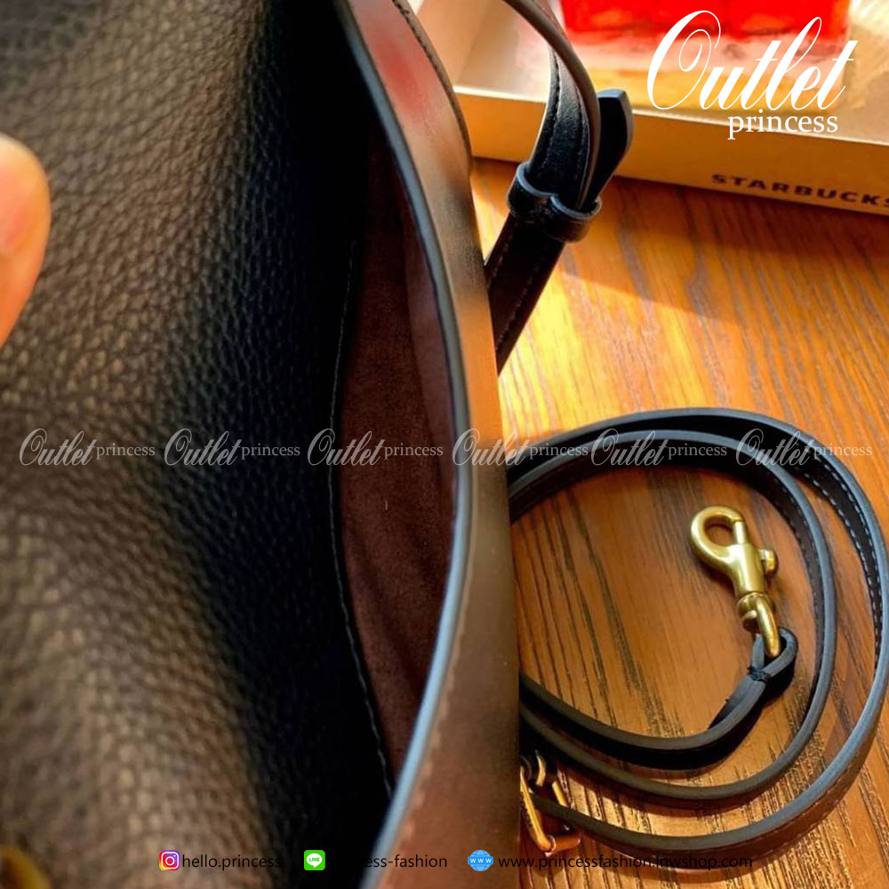 COACH TABBY TOP HANDLE 20 LEATHER BAG 💋กลับมาอีกครั้งตามคำเรียกร้องค่ะ!! กระเป๋าถือ//สะพายข้างได้ วัสดุหนังแท้อย่างดี หนึ่งใบทำหนัง2แบบได้อย่างลงตัว สวยงาม มีอะไหล่ตัวC ใหญ่ด้านหน้าโดดเด่นหรูมากๆค่ะ