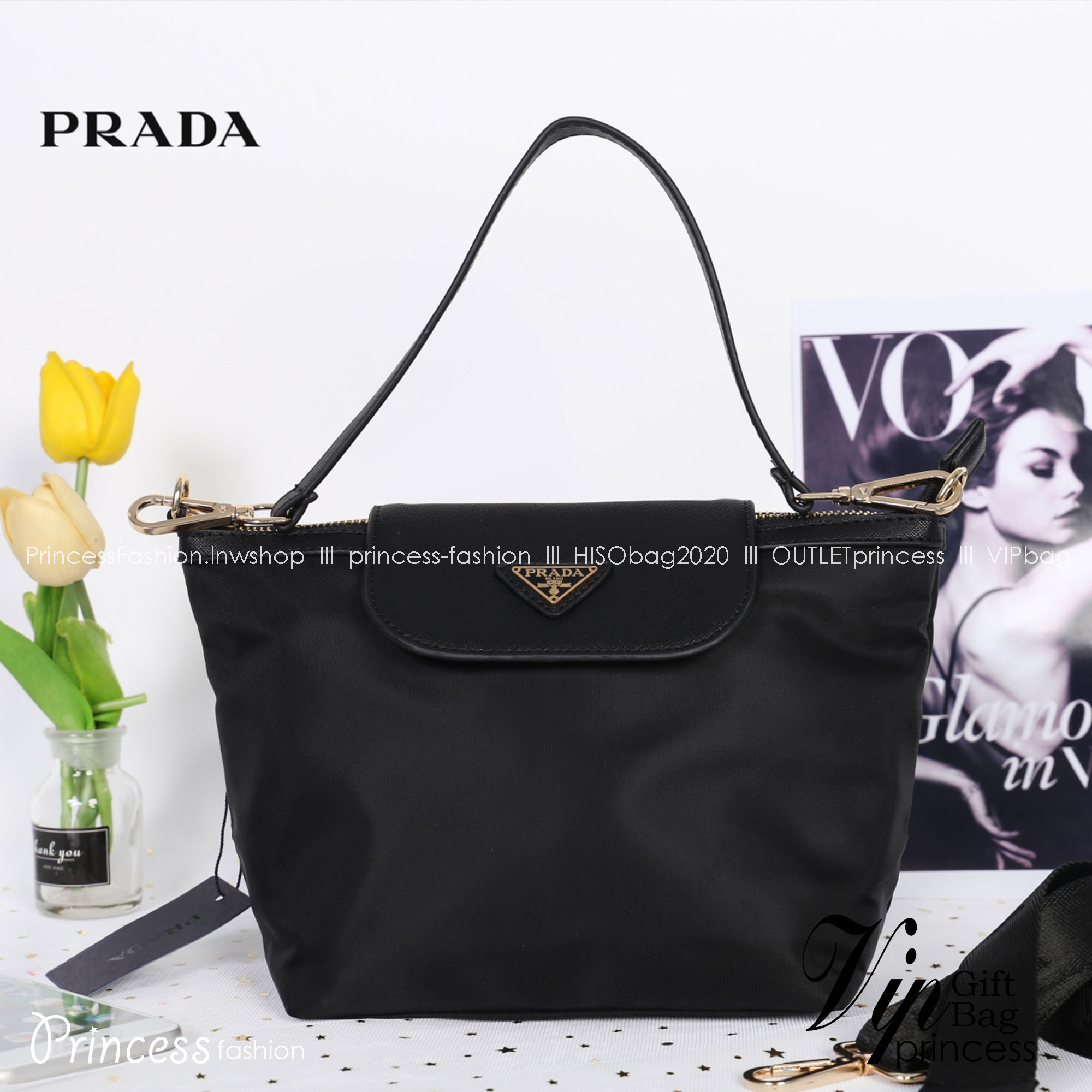 PRADA MINI WITH ZIP / PRADA nylon crossbody bag วัสดุ Nylon เนื้อหนาคุณภาพดีตามแบบฉบับแบรนด์ ด้านหน้าประดับโลโก้แบรนด์ สามารถสะพายได้ 2 แบบ