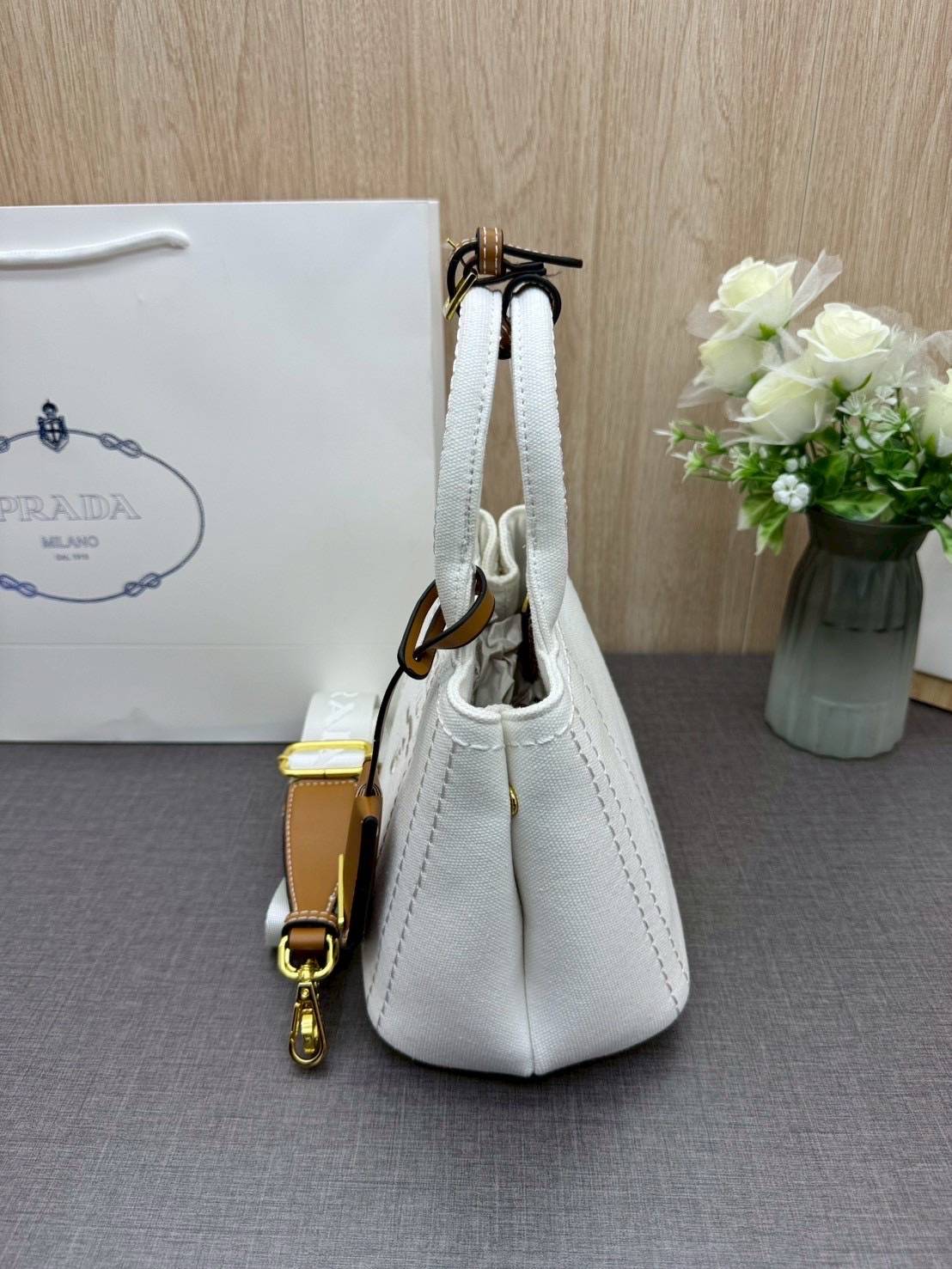 ORI หนังแท้ | Prada Jardinière linen blend mini-bag / Prada Tote Bag กระเป๋าทรงโท้ทใบเล็กน่ารัก ผ้าลินินผสม มาพร้อมดีไซน์ทันสมัย