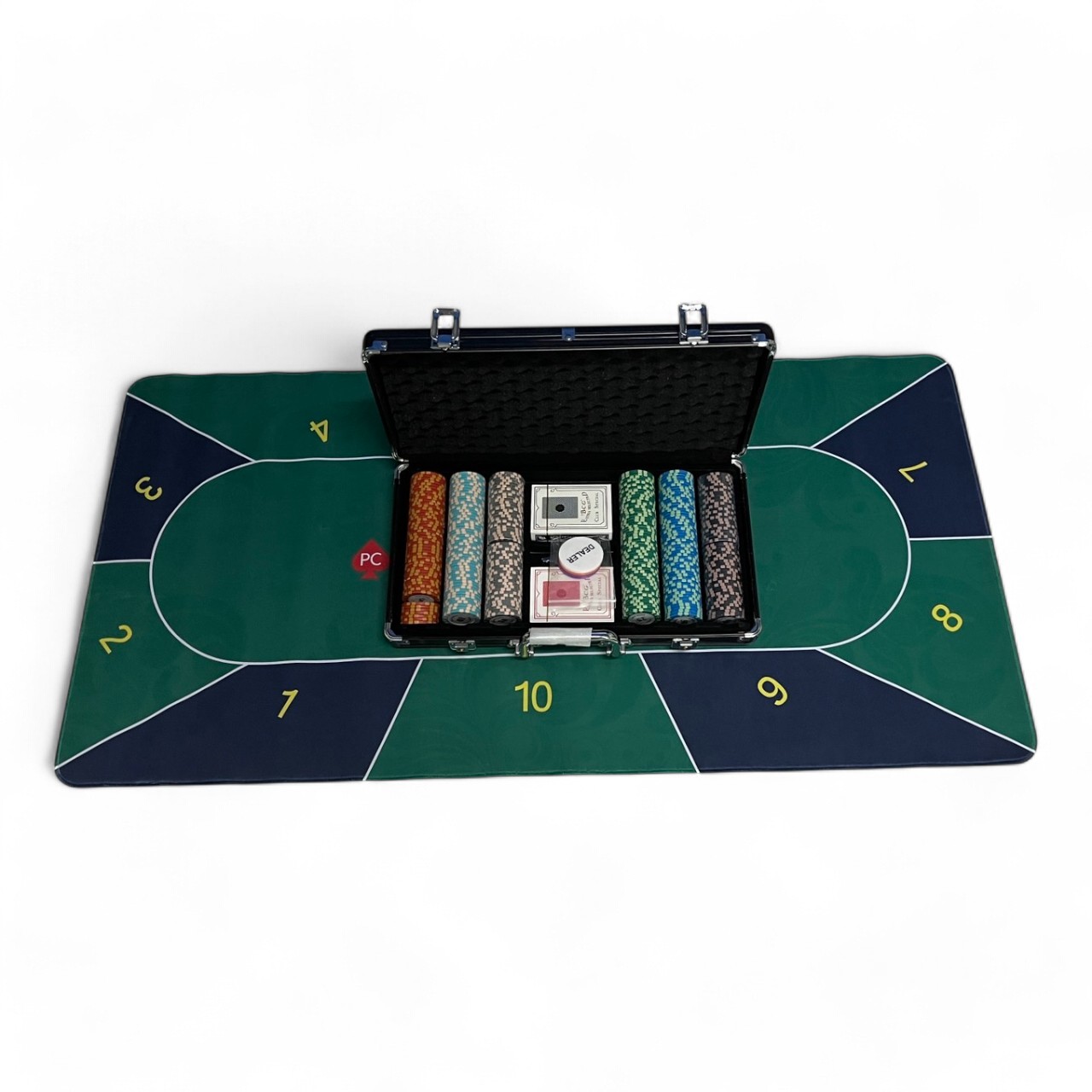 ชุดชิพโป๊กเกอร์ MONTE CARLO จำนวน300 เหรียญพร้อมกระเป๋าดำแบบบางและแผ่นปูรอง10คนลายเขียวดำ