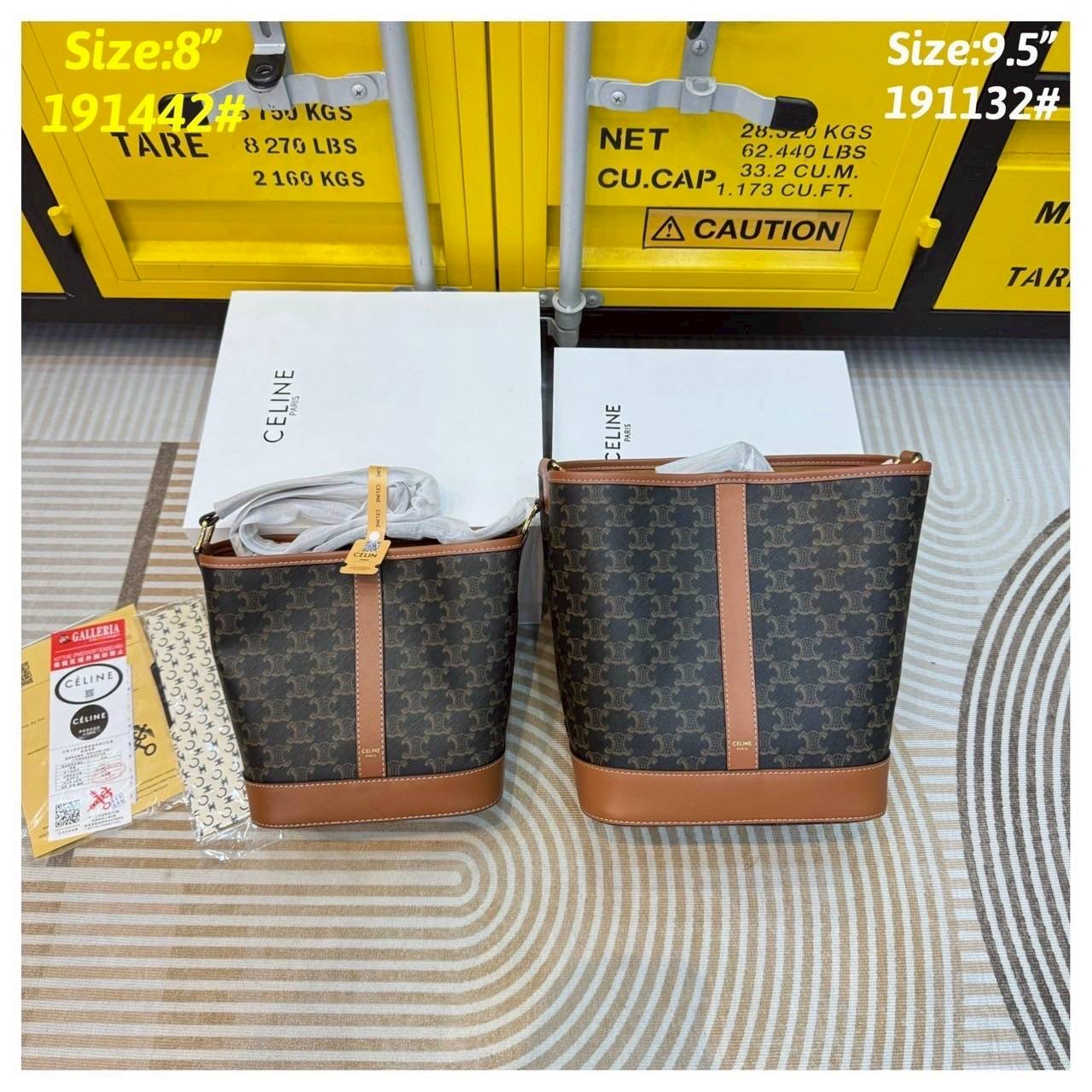 Celine bucket bag in Triomphe canvas and leather / Celine Tote Bag 6" 8" 9.5" กระเป๋าสะพายทรงบัคเก็ต โท้ทรุ่นแรกของแบรนด์ที่ได้รับความนิยมมากที่สุด ควรมีติดตู้ไว้เลย ดีไซน์สวยคลาสสิคไม่มีเอาท์