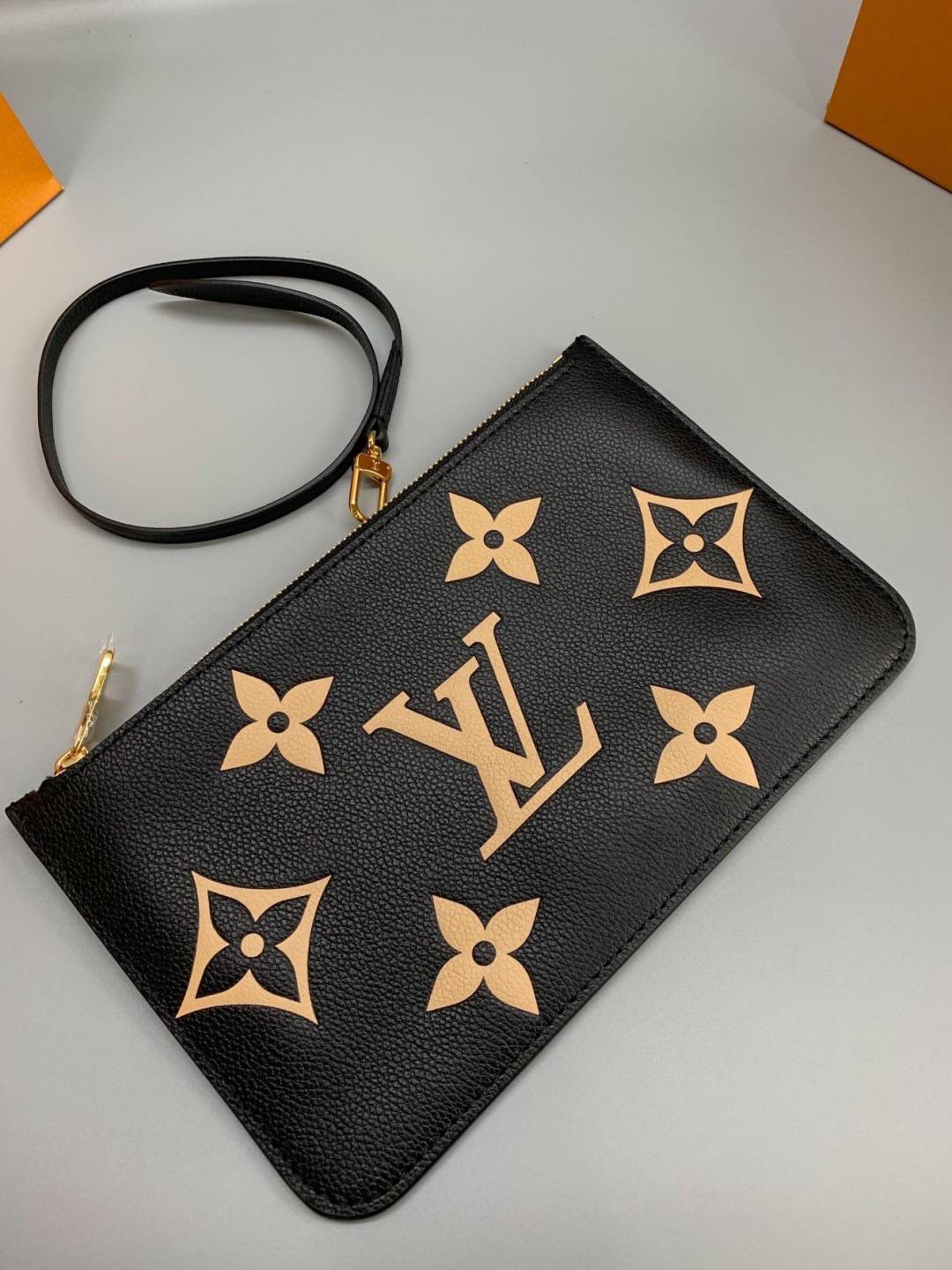 LV Neverfull MM Monogram Empreinte / LV Tote Bag กระเป๋าโท้ทใบใหญ่ มาพร้อมใบลูก งานเกรดดีสุด หนังแท้หนังสวยเต็มใบ เหมาะสำหรับใช้ในชีวิตประจำวัน