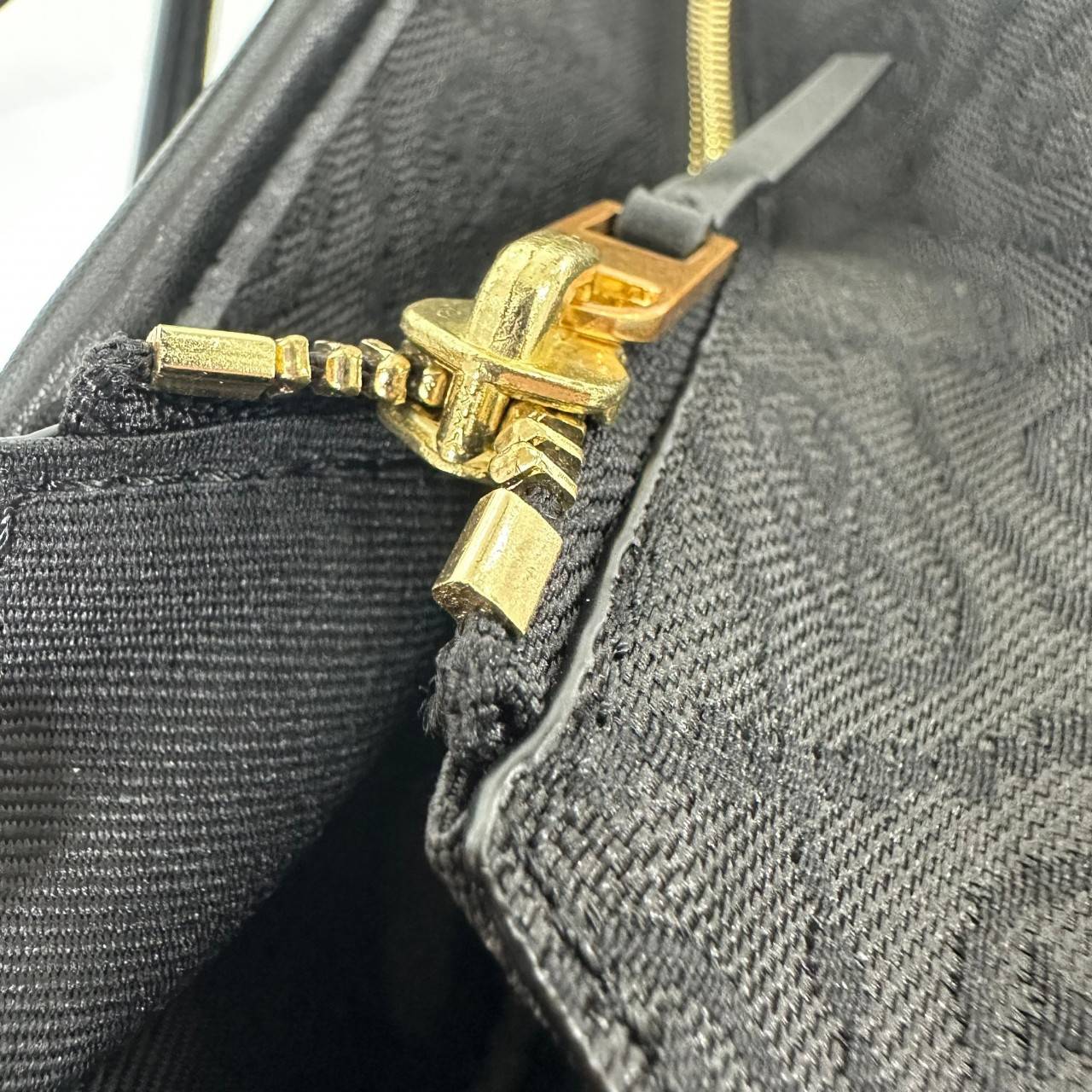 TORY BURCH T MONOGRAM ZIP TOTE (ใบใหญ่) / TORY TOTE BAG กระเป๋าทรงโท้ทพร้อมกระเป๋าใบใหญ่ วัสดุผ้าแจ็คการ์ดตัดขอบหนัง