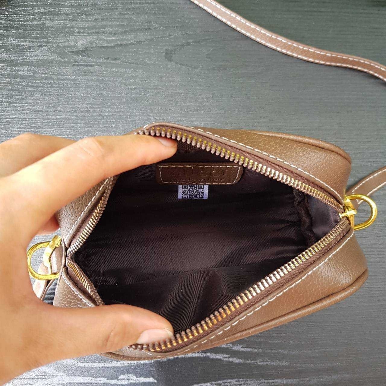 GUCCI Ophidia GG Crossbody Bag กระเป๋าครอสบอดี้ขนาดกำลังดี ดีไซน์ที่เป็นเอกลักษณ์ ใช้ได้ทุกโอกาส สายยาวปรับระดับได้ เปิด-ปิด ด้วยซิบ