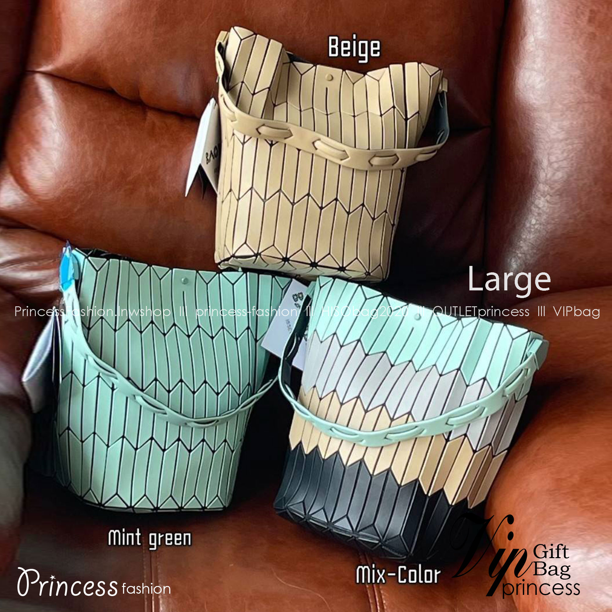 Baobao Issey Miyake Large Bucket กระเป๋าบัคเก็ตขนาดใหญ่สามารถใช้ใส่ร่มพับได้หรือขวดน้ำขนาดเล็กได้ ซีรีย์ใหม่นี้มีจุดเด่นที่แผ่นรูปทรงสี่เหลี่ยมด้านขนานในแนวตั้ง