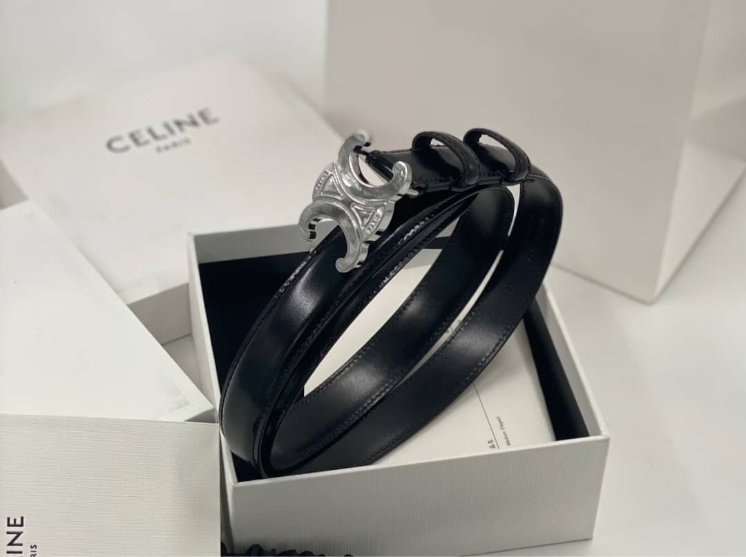 CELINE BELT 2.5cm เข็มขัดที่ควรมีที่สุดในยุคสมัยนี้ค่า เข็มขัดซีลีนหนังแท้สวย เกรดท็อปออริ เกรดดีสุด 1:1 สลับแท้ ใช้งานต่างประเทศสบายใจเลยค่า ตามตะลิสไปเลยย รับรองปังๆๆ