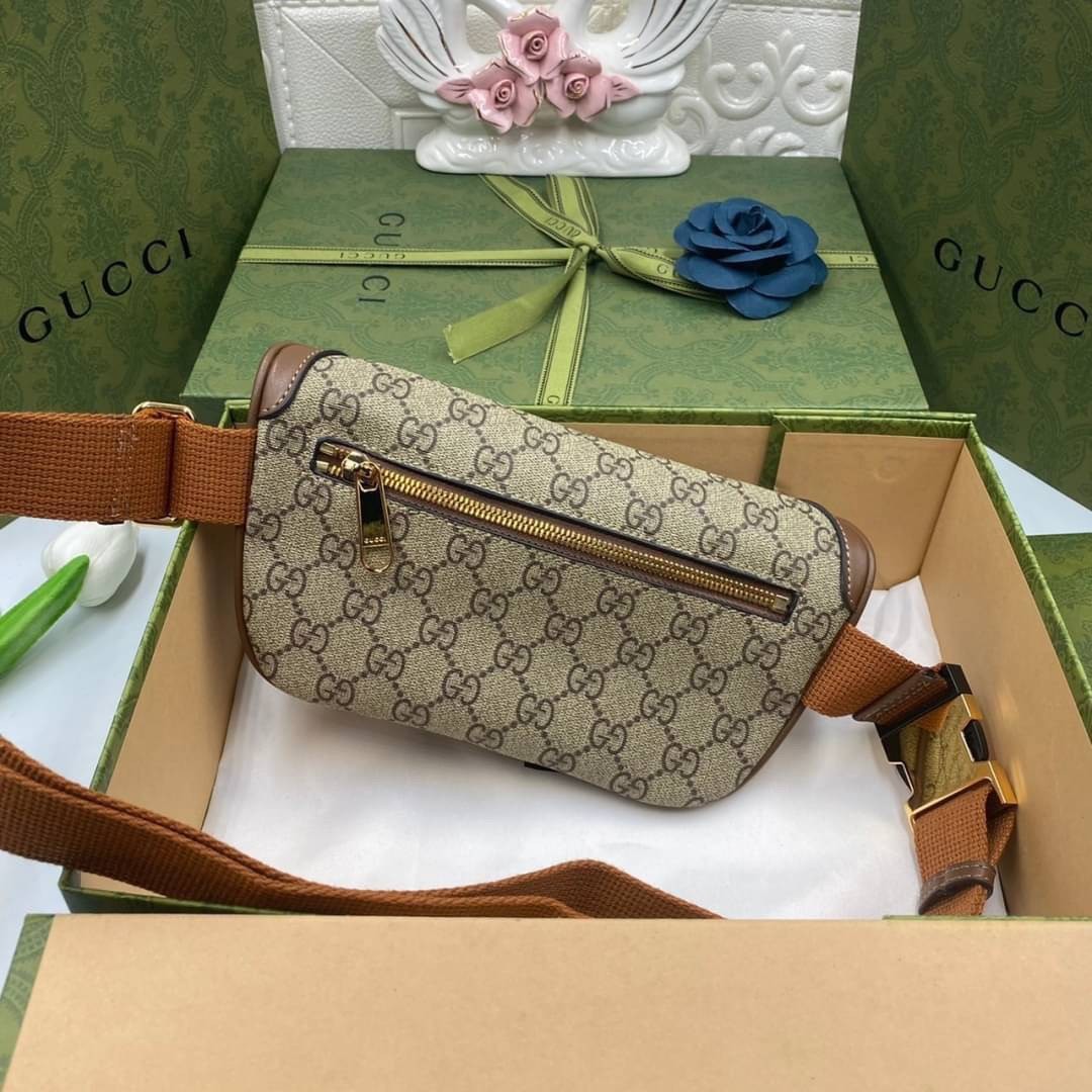 VIP 】หนังแท้ GUCCI Belt bag with Interlocking G 23CM แบบใหม่ล่าสุด ใช้ได้ทั้งหญิงชาย คาดอก คาดเอวได้ คูลๆ เลยค่าา ใบจริงสวย น่าใช้มากๆ สะพายวันไหนๆได้หมด สินค้าพร้อมส่ง มีมาจำนวนจำกัด ห้ามพลาดค่ะ! กระเป๋าคาดอกด้านหน้า//คาดไปทางด้านหลัง//หรือคาดเอวได้ ตามแ