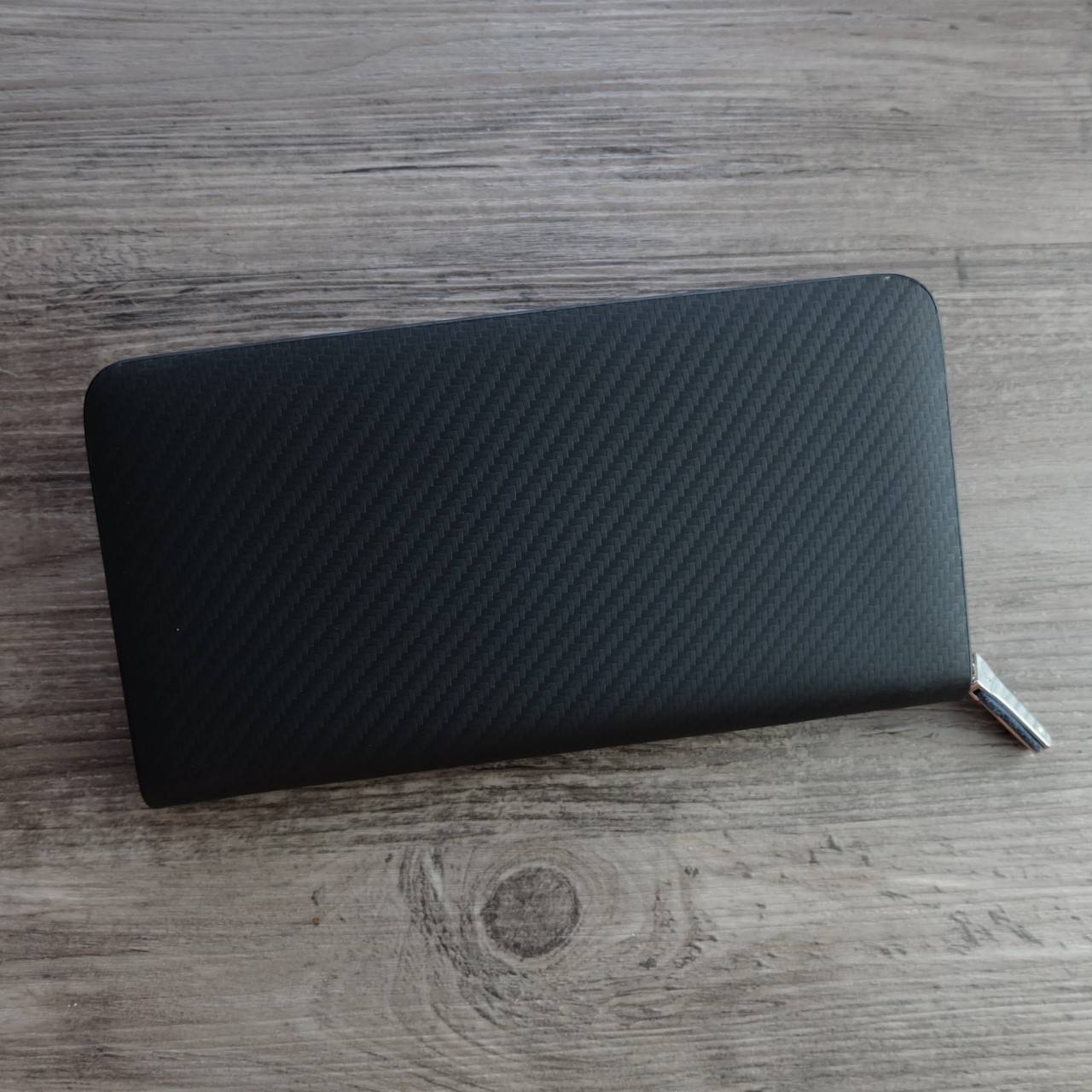 Calvin Klein Long Wallet กระเป๋าสตางค์ใบยาวซิปรอบ ภายในมีช่องใส่ธนบัตร, รูป, บัตร และช่องซิปใส่เหรียญ จะมอบเป็นของขวัญหรือใช้เองก็แนะนำเลยค่ะ