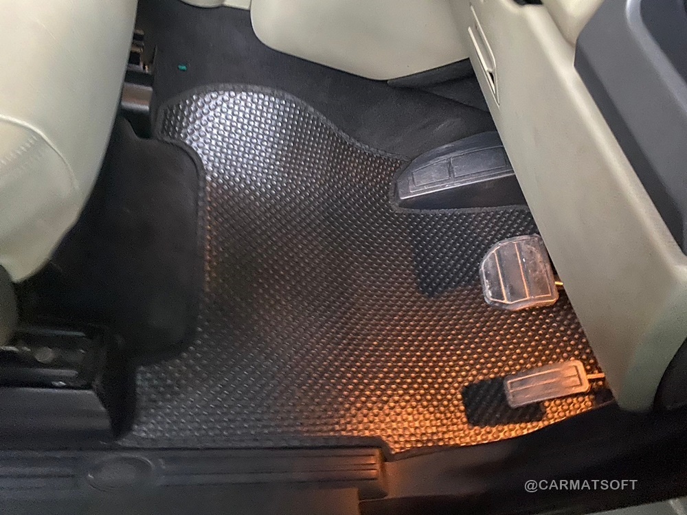 ยางปูพื้นรถยนต์ LANDROVER DISCOVERY 3-4 พรมกระดุมเม็ดเล็ก แลนด์โรเวอร์ ดิสคัฟเวอรี่ 3 เข้ารูป เต็มคัน