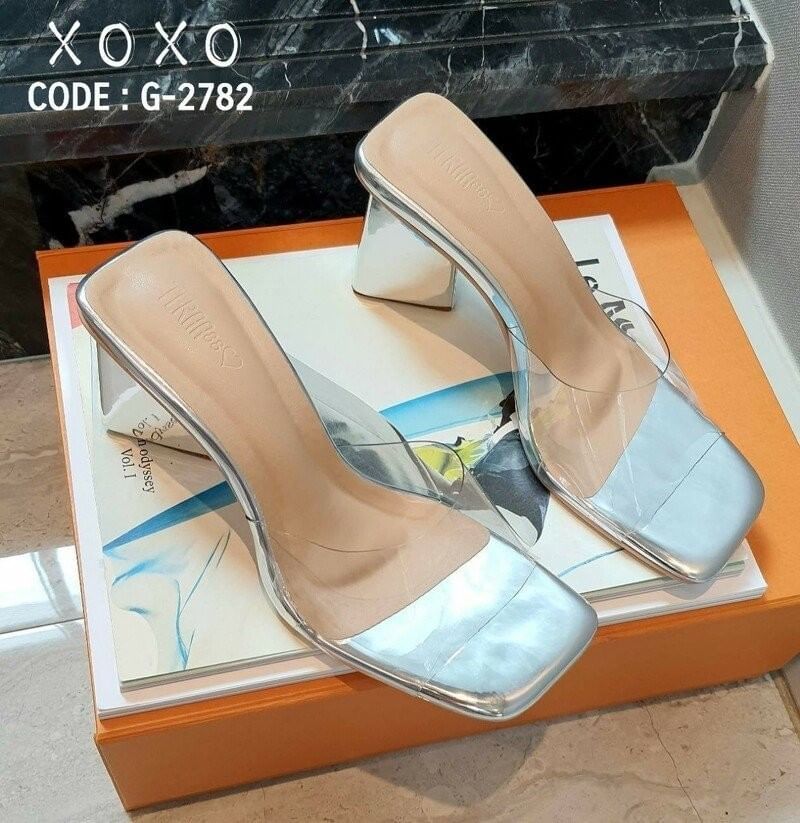 รองเท้างานสวม คัชชู สวย เรียบหรู ด้านบนคาดพลาสติกใสเนื้อนุ่ม ส้นทรง 3 เหลี่ยม สวย เก๋ ไม่เมื่อยเวลาใช้งาน ใส่สบาย แมทส์ชุดง่าย วัสดุหนังกระจกสีเมทัลลิค