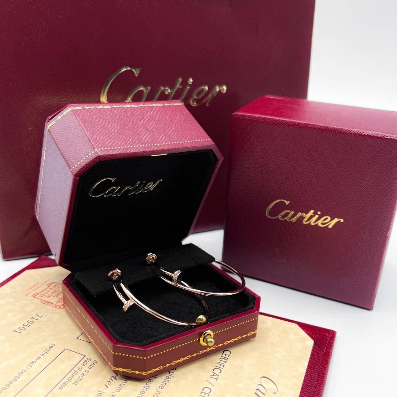 Cartier JUSTE UN CLOU EARRINGS ต่างหูตะปูคาเทียร์ ห่วงใหญ่หัวเพชร เกรดออริจินิล ปั้มทุกจุด วัสดุคุณภาพดี ไม่ลอกไม่ดำ พร้อมกล่องหนาตามแบบปั้มลายแบรนด์ ภาพสินค้าถ่ายจากงานขายจริง ใช้งานต่างประเทศได้