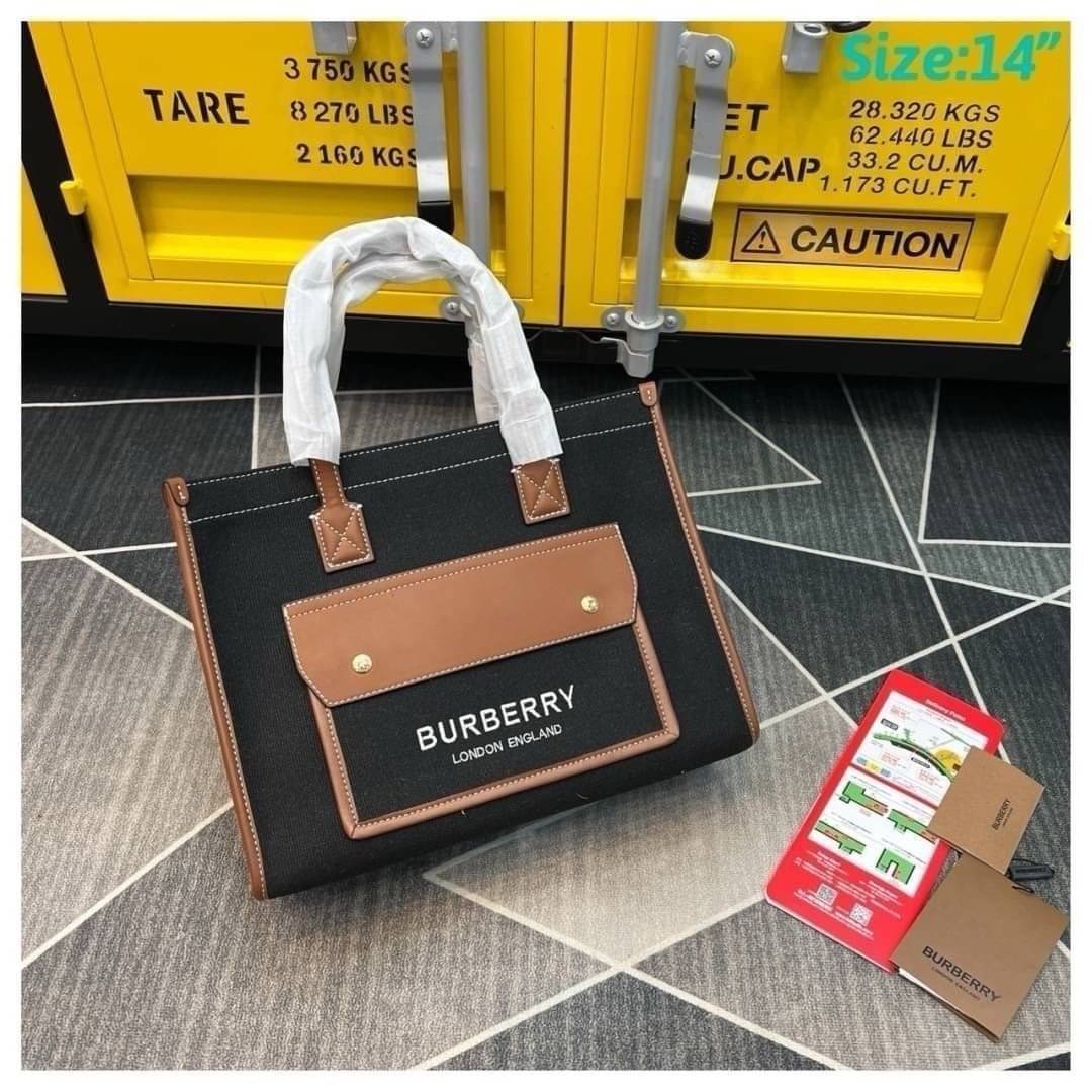 Burberry Freya Canvas Tote Bag Medium กระเป๋าสะพายทรงโท้ทใบกลาง ดีไซน์ทรงเหลี่ยมสวยอยู่ทรง