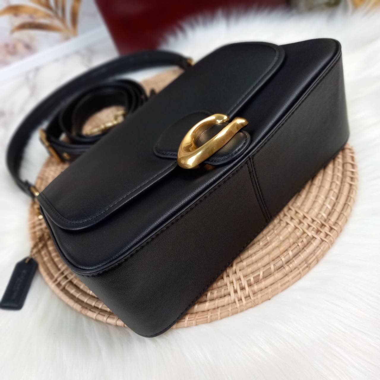 COACH SOFT TABBY SHOULDER BAG (C4823//C5261) กระเป๋าถือ กระเป๋าสะพาย ที่ใครๆก็เข้าถึงได้ หรูหรา คลาสสิค ลุคเรียบร้อย แต่ความสวยไม่น้อย! ดาเมจความลุคผู้ดีรุนแรงมาก!!เกินต้าน!!// วัสดุหนังแท้ทั้งใบ หนังเรียบ หนังนิ่มมากๆ อยู่ทรงสวยมากๆด้วย// ด้านในโล่งกว้าง