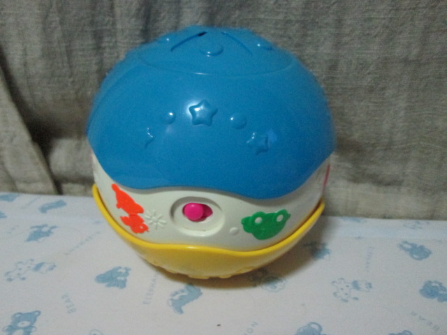 Fisher Price Sing along and crawling ball ของเล่นเสริมพัฒนาการสำหรับเด็กมือสอง (บอลชวนคลาน)