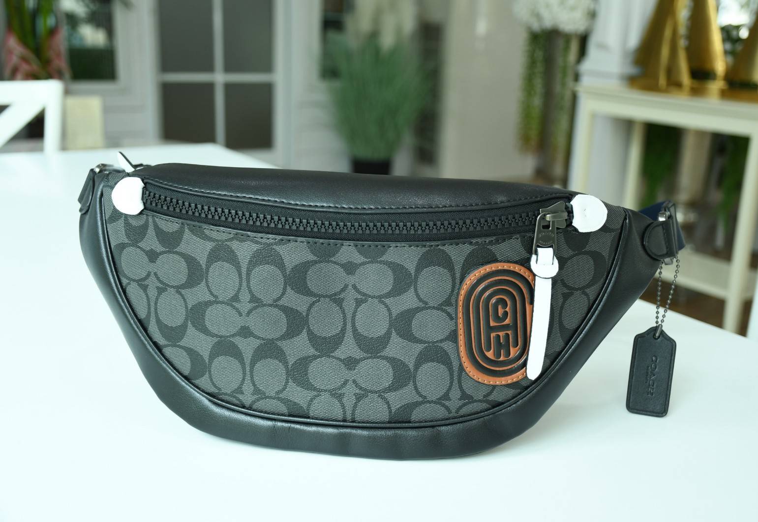 Coach F84711 Warren Mini Belt Bag In Signature Canvas กระเป๋าคาดอก คาดเอว ขนาดกำลังดี ใช้งานง่าย ใช้ได้ทั้งหญิงและชาย