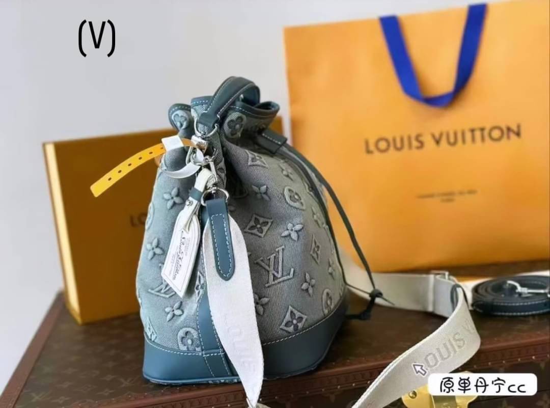 LV Nano Noé Denim Vintage Bag / LV Bucket Bag กระเป๋าทรงบัคเก็ตเดนิมสไตล์วินเทจ รุ่นใหม่ปั้มลายโมโนแกรมบนเดนิมสุดไอคอนิก ที่ใครเห็นต้องเป็นคลั่งรัก ผู้ดี หรูหราได้ทุกลุค ทุกสไตล์